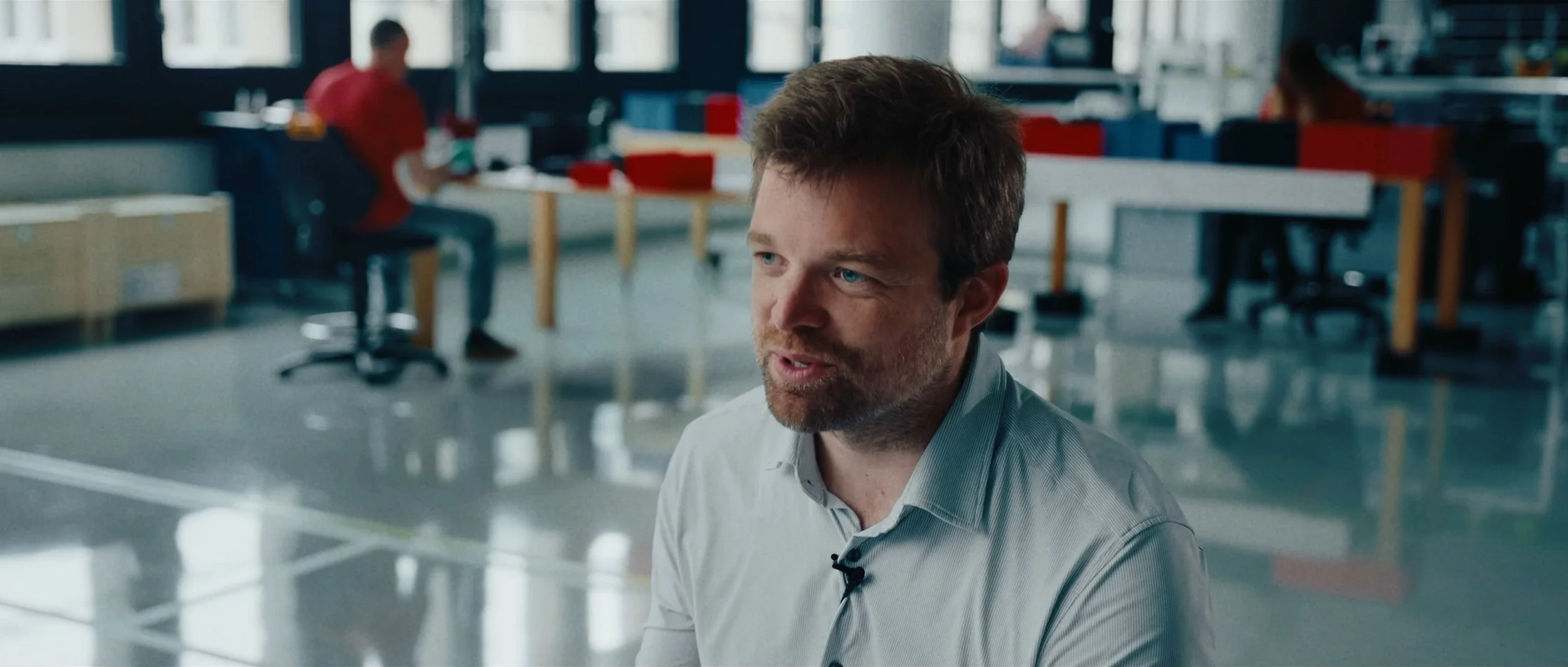 swissto12-branded-documentary-engineer-interview-open-lab.webp