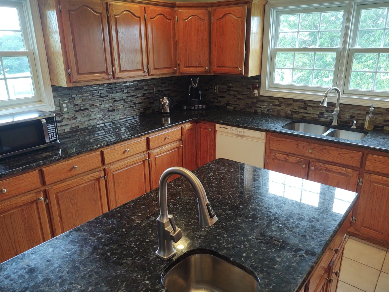 Traditional Kitchen Remodel by Ray's Construction & Rehab, Inc project photo
