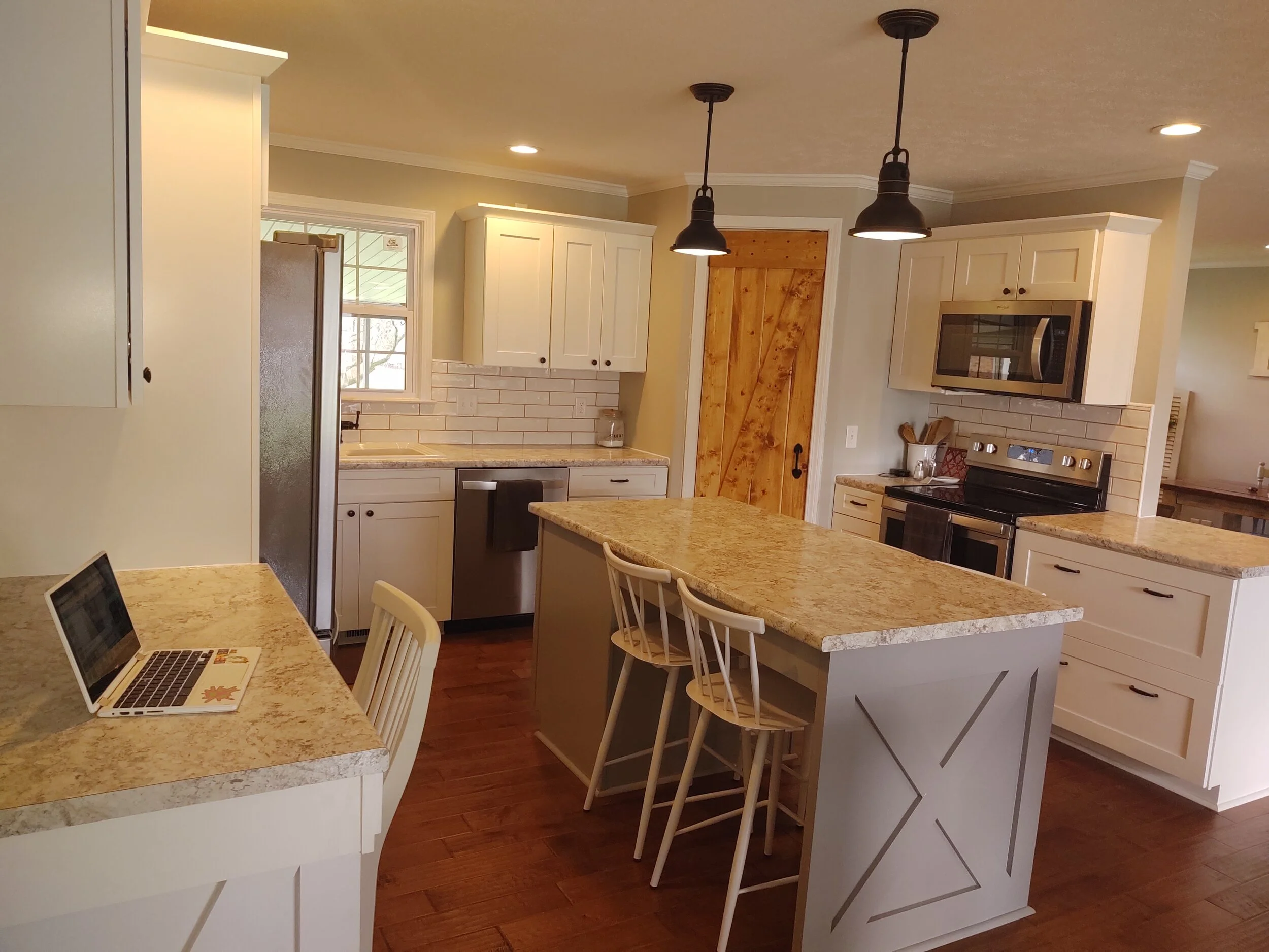 Traditional Farmhouse Kitchen Remodel by Ray's Construction & Rehab, Inc project photo