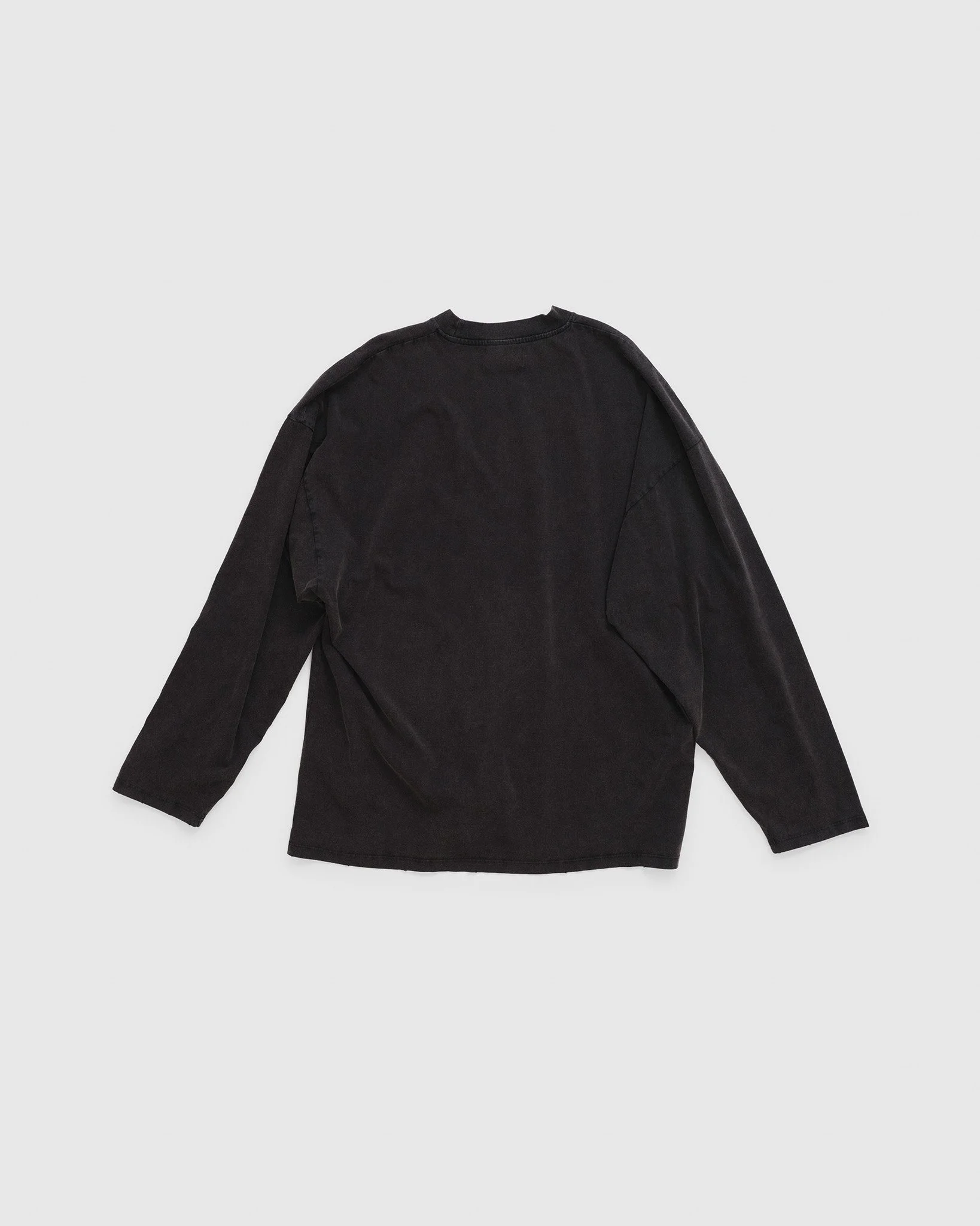 Loosefitted_LongSleeve_WashedBlack_Pteron_Back.jpg