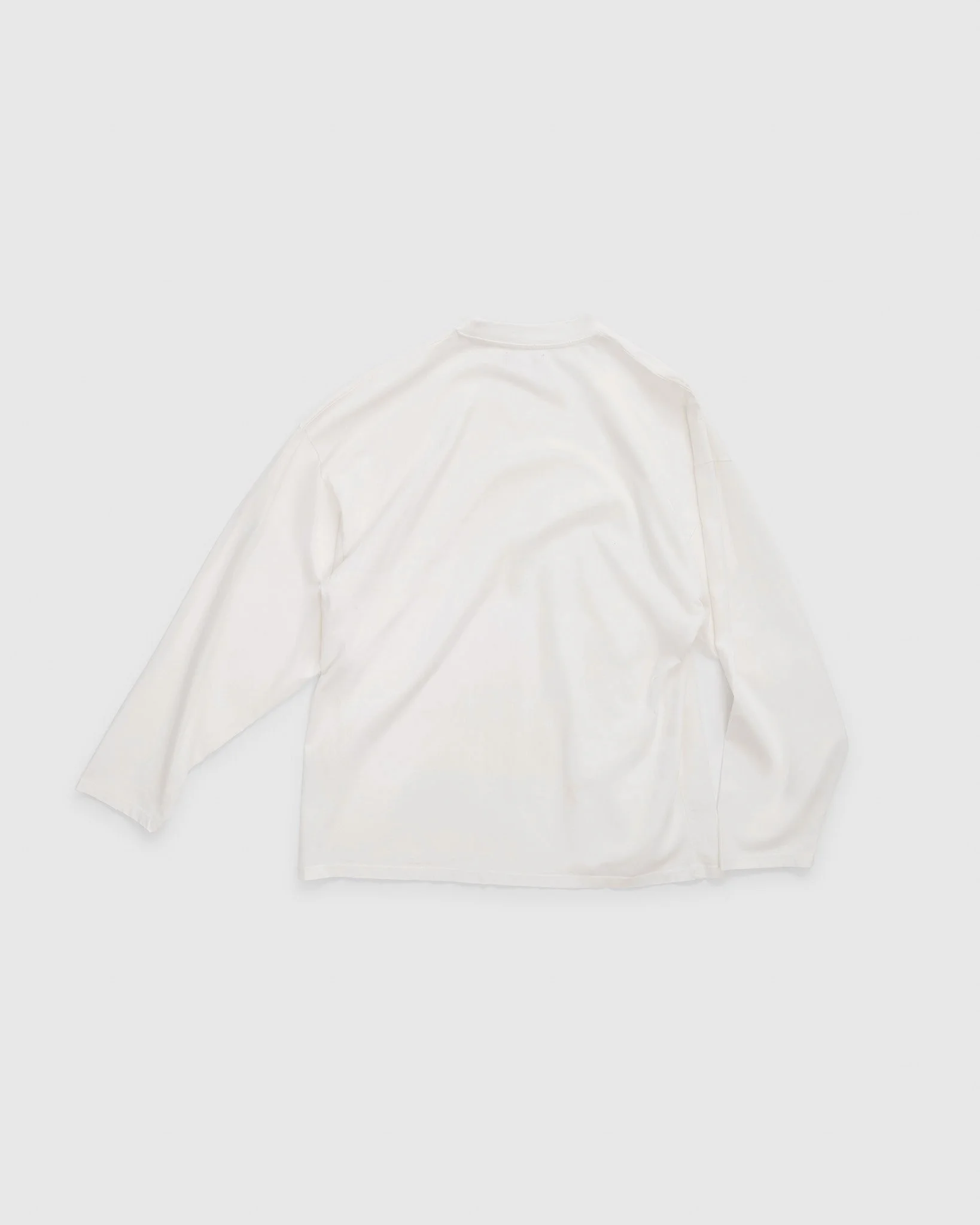 1Loosefitted_LongSleeve_Cream_Pteron_Back.jpg