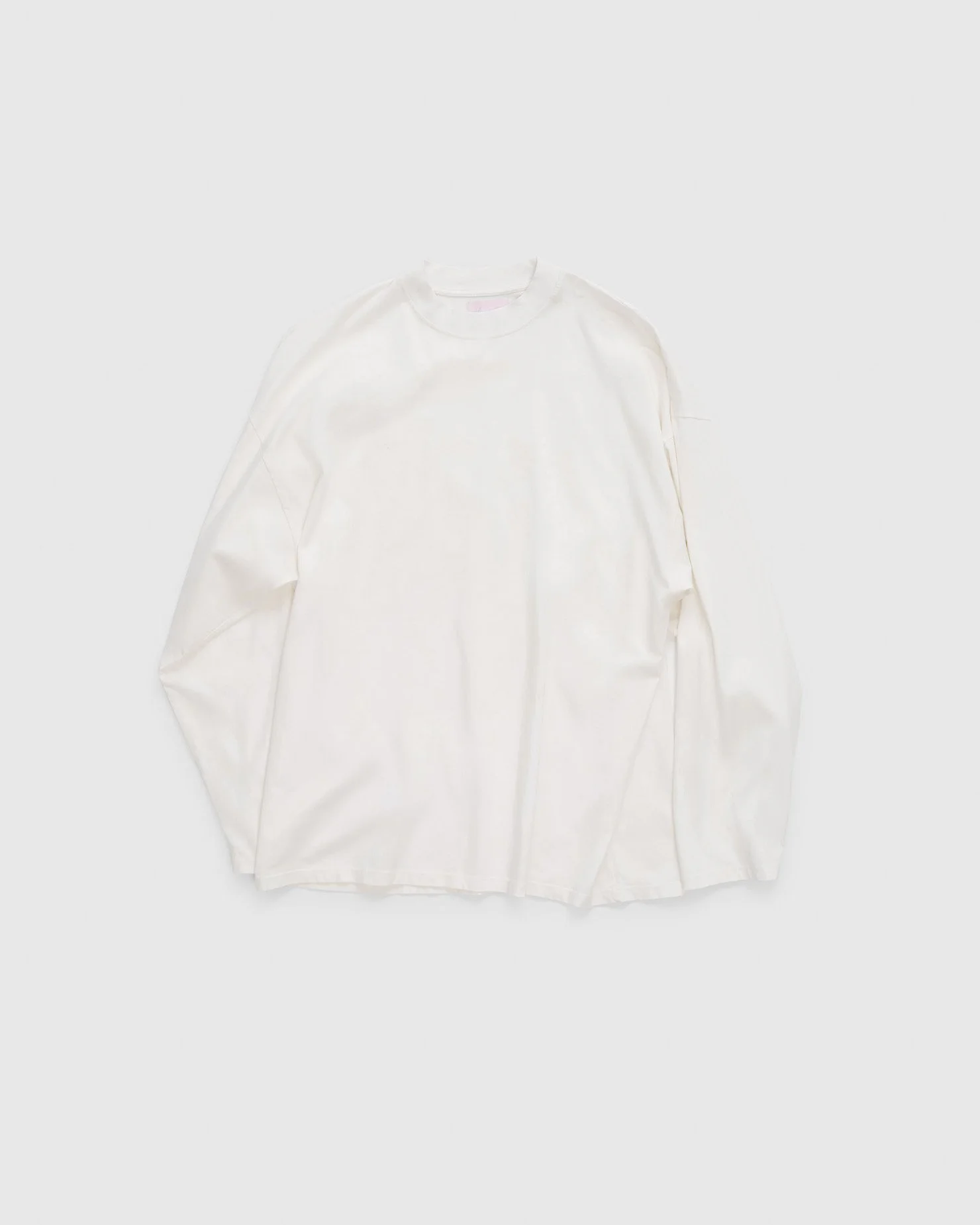 1Loosefitted_LongSleeve_Cream_Pteron_Front.jpg