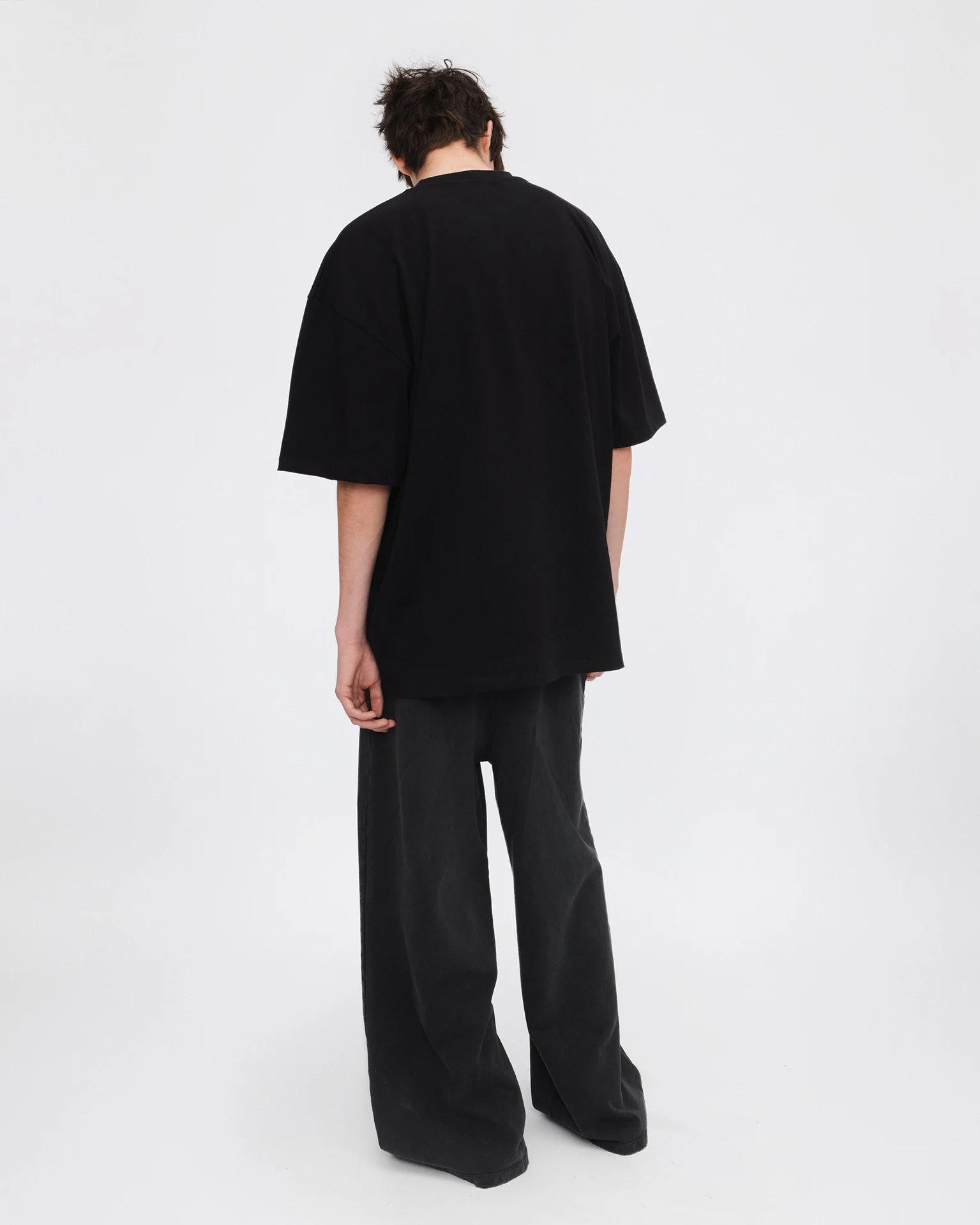 Oversized_Black_Tee_Back.jpg