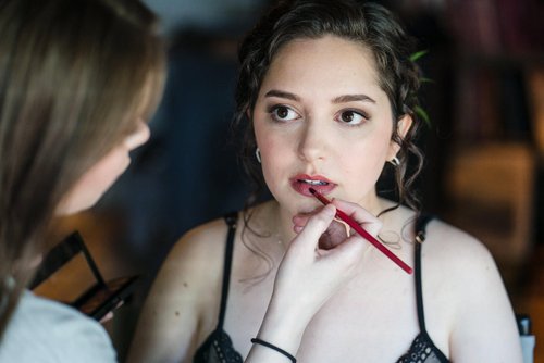 Dérive Esthetics & Makeup by Laura