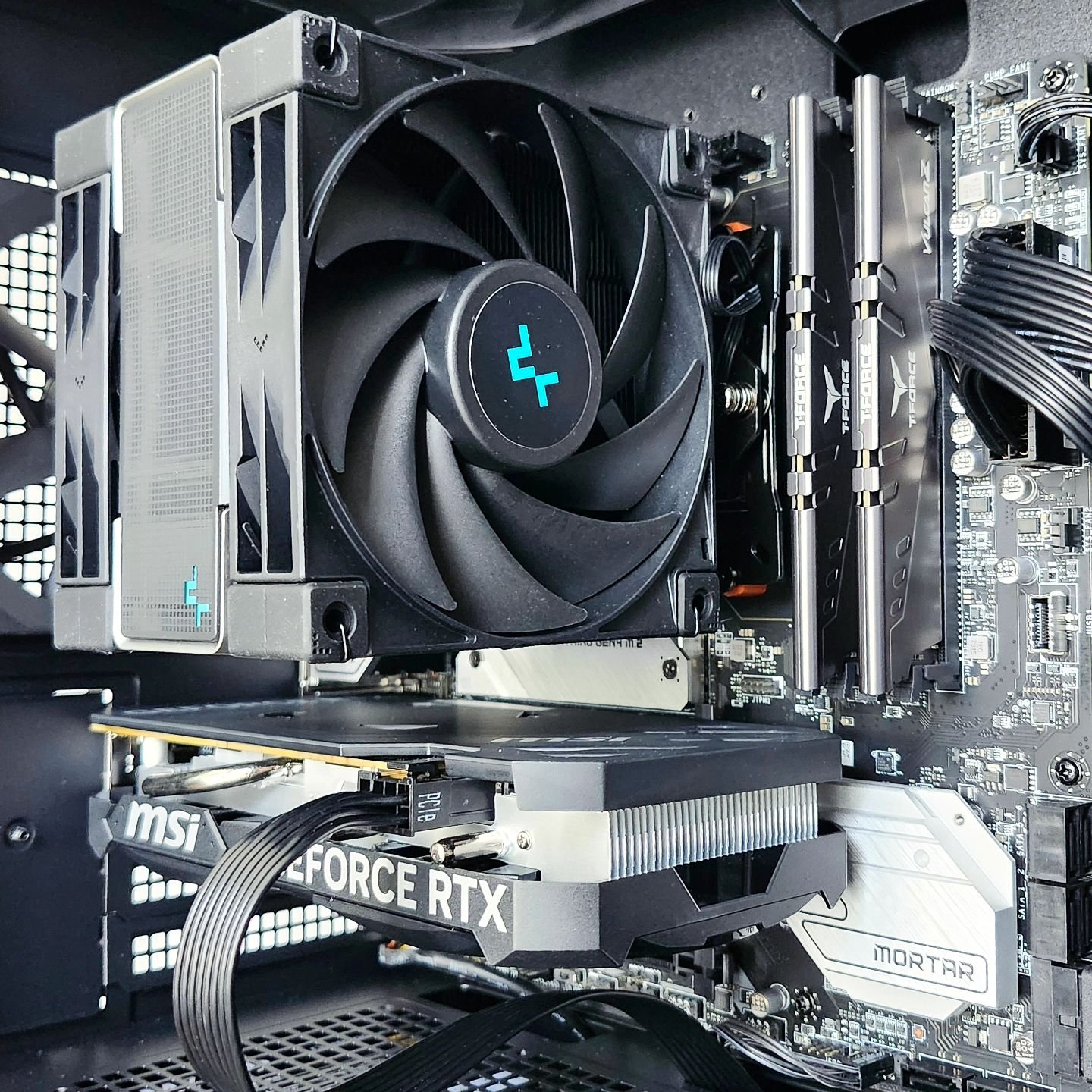 New Project inbound featuring Deepcool AK400 Dark Zero cooler 🩵🖤🩵

#deepcool #beardedcustompcs #tech #cpucooler #aircool #gamingsetups #computer @deepcoolna