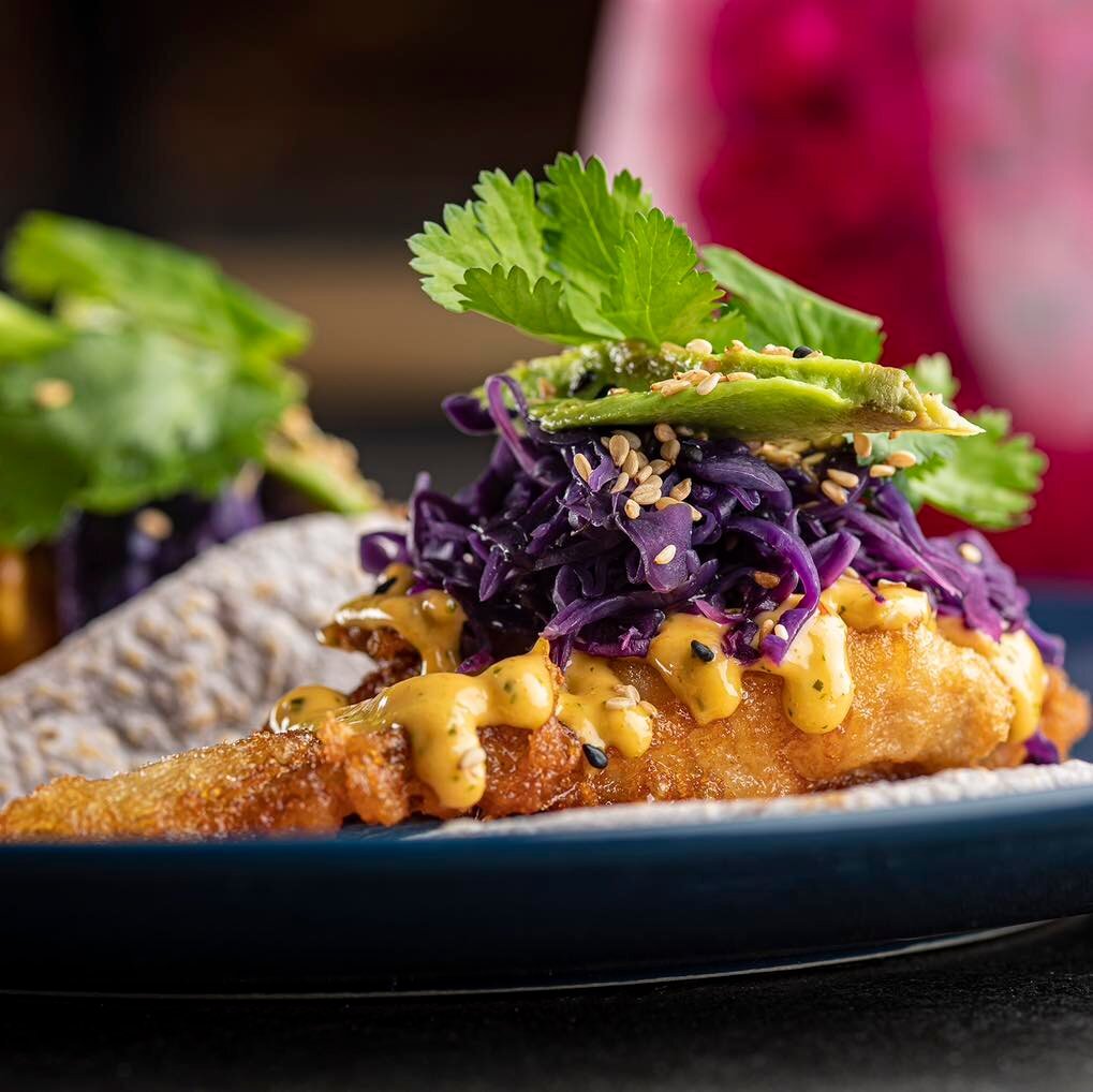 Happy #nationalfishtacoday - Get a FREE BORRACHO TACO on every 2-taco order.  Beer-battered tilapia fish fillet, topped with siracha tart sauce, smoked red cabbage, avocado slice, and sesame seeds. Enjoy these during our $5 #happyhour 2pm-5pm today. 