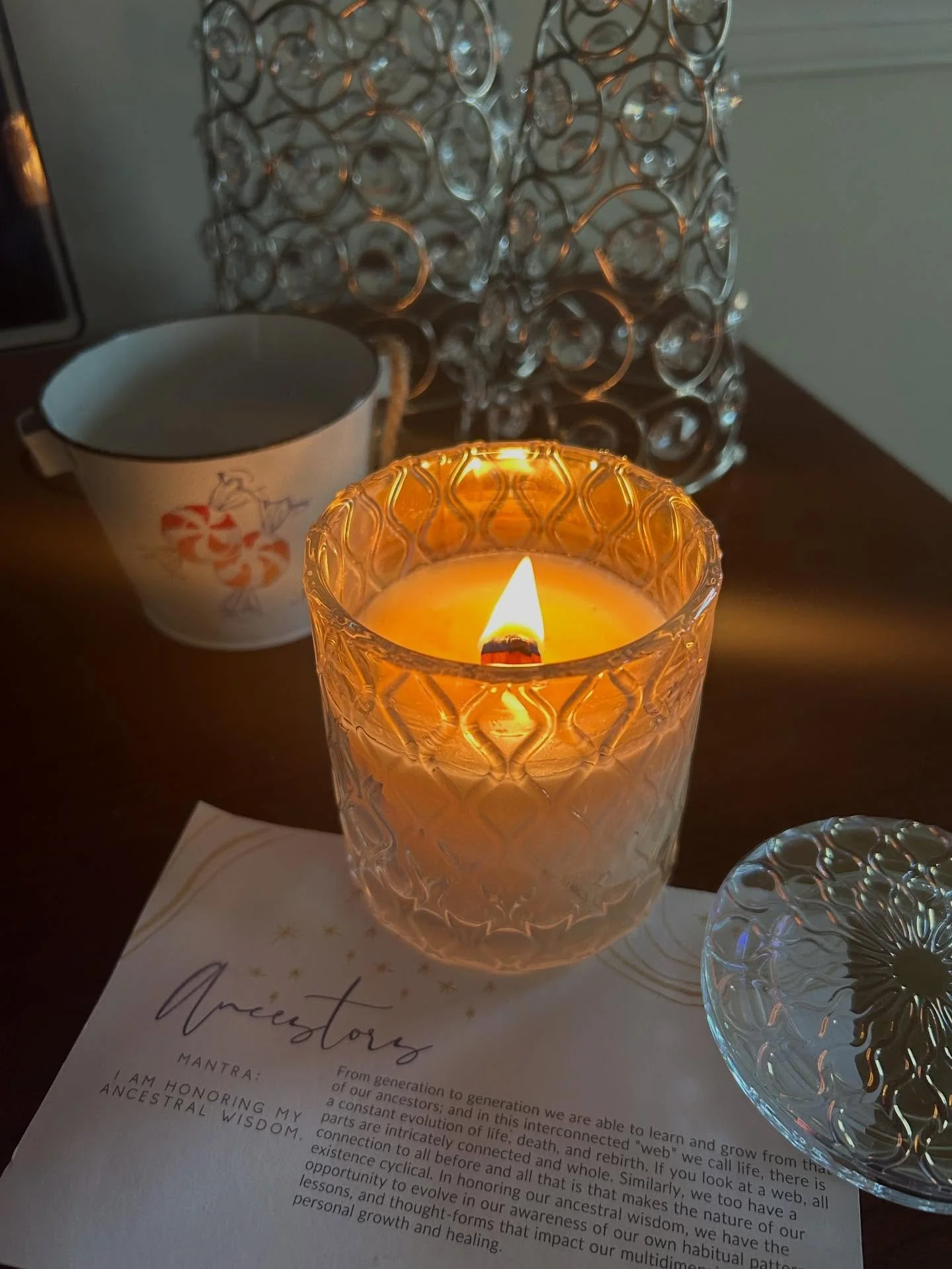 Loving my @soulloveconnections Ancestors Intention Candle in the invigorating Scent of Peppermint + Vanilla to start my day! Comes in a beautiful Iridescent embossed glass vessel with glass lid. ❄️ &ldquo;I am honoring my ancestral wisdom&rdquo; #hol
