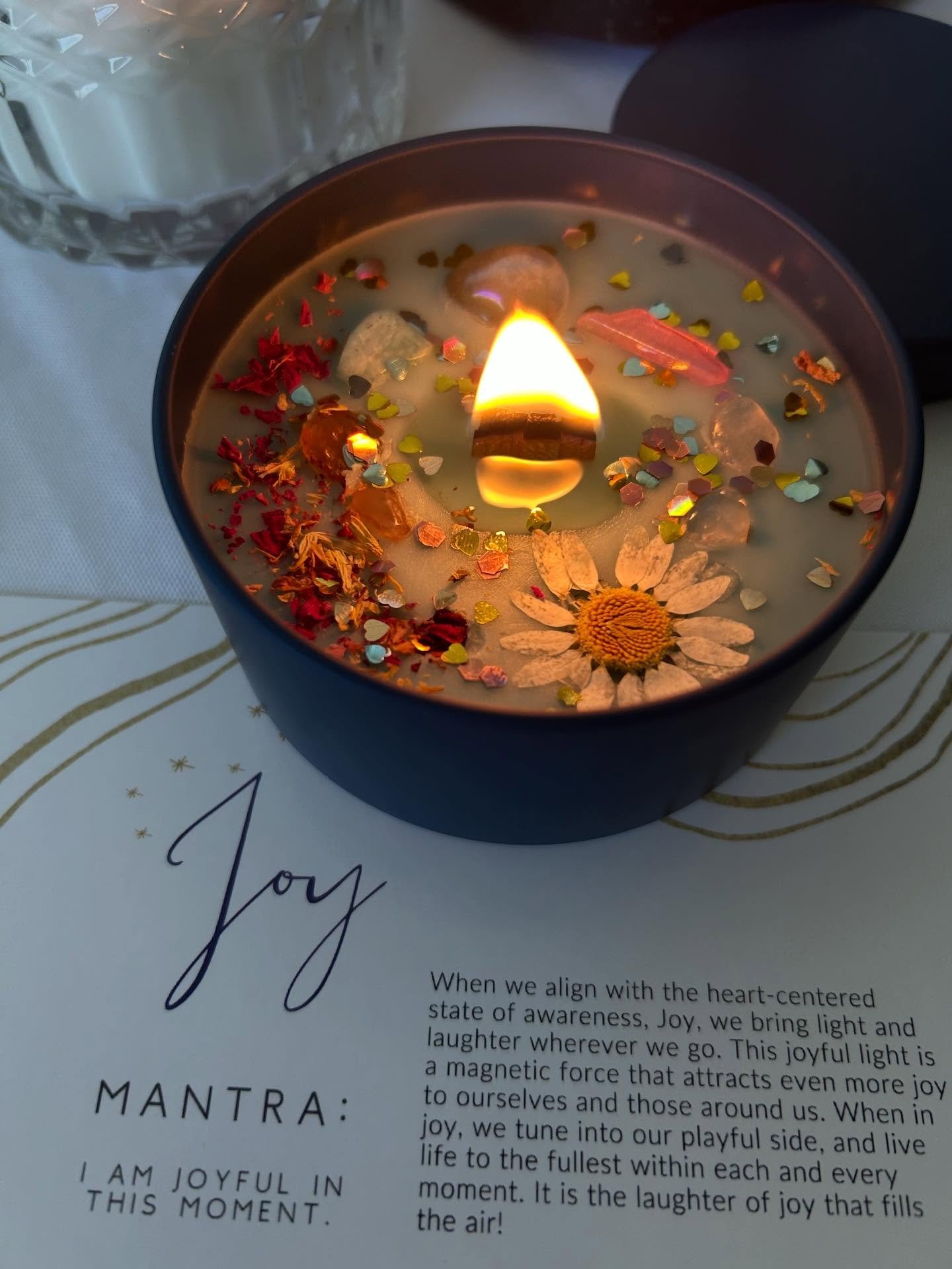 Enjoying some magical and uplifting Soul Love JOY Intention in this wintry weather we are having ❄️ 💕💫🧚 Mantra: I am joyful in this moment. Citrus notes of grapefruit, pineapple, and Valencia oranges 😍 Always infused with the healing energies of 