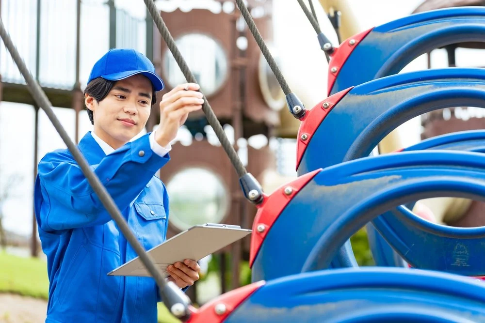 How Playground Equipment Manufacturers Ensure Safety Compliance