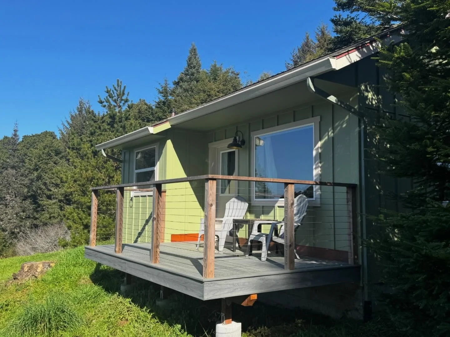 Did you know that you can stay in a sweet little cottage overlooking the ocean here at Jug Handle? You can! The Osprey and Pelican Cottages each have their own kitchenette, private bathroom, private deck, and gorgeous views. Come stay with us! #mendo