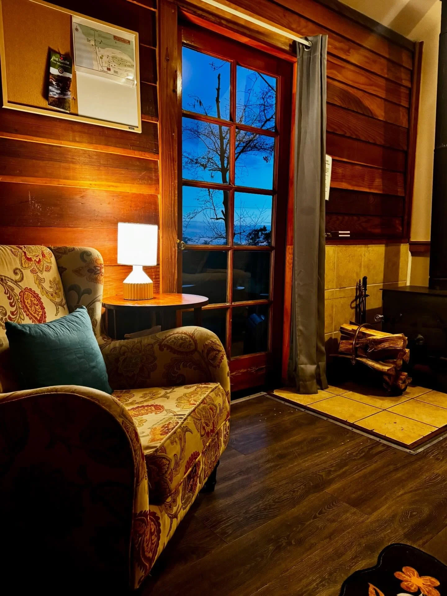 It&rsquo;s a great weekend for a Jug Handle Staycation! Cozy up by the fire in our sweet little Orchard cabin on Friday night. Or enjoy the views from the deck of our Pelican Cottage. Both have just been discounted! Then join us Saturday morning for 