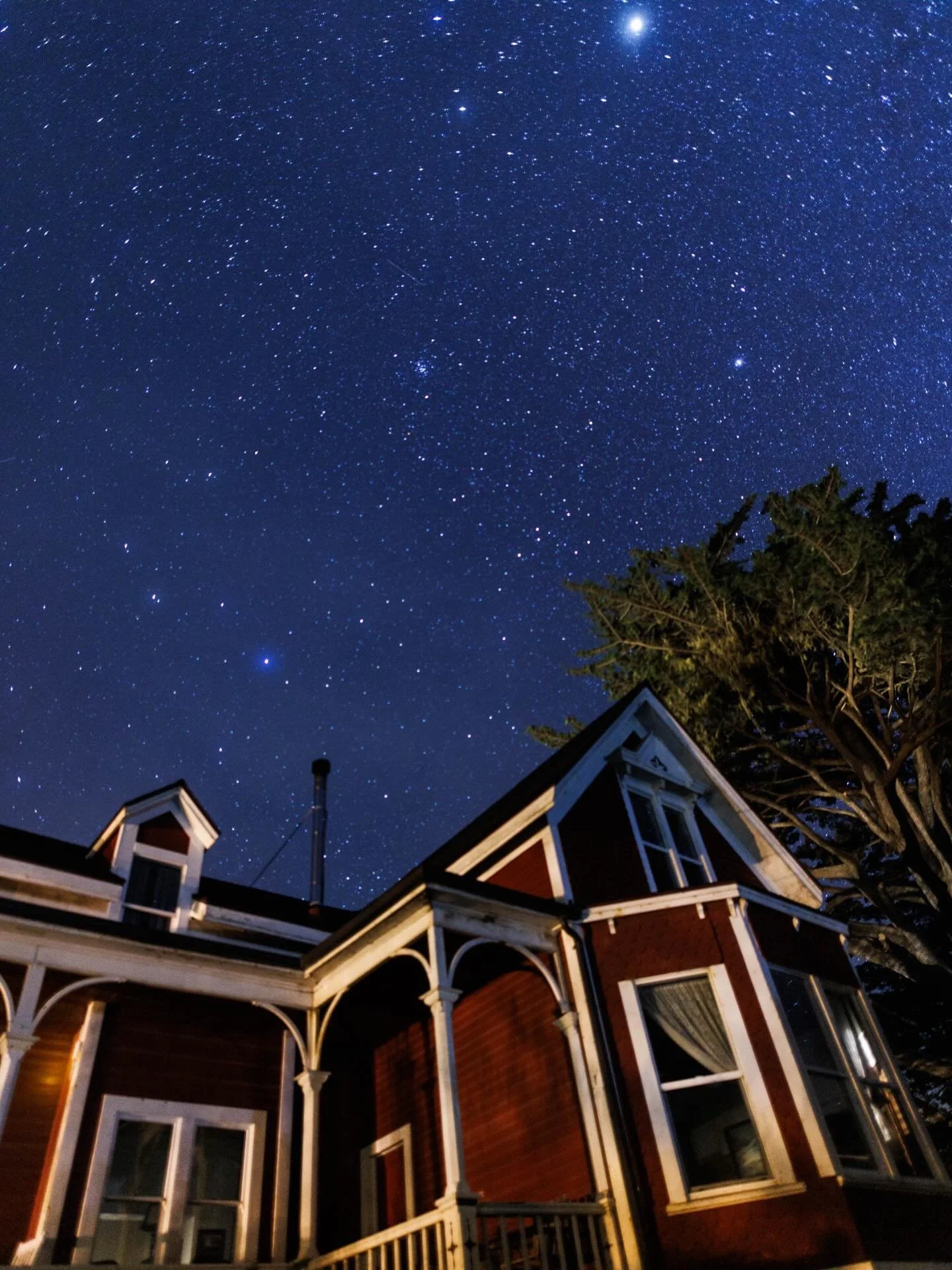 The stars shine bright here at Jug Handle! ✨ Guest @scottmacdonald took this gorgeous photo last week and we can&rsquo;t thank him enough for sharing it with us. What a magical  night sky! ✨ #stargazing #visitmendocino #visitfortbraggca #visitcalifor