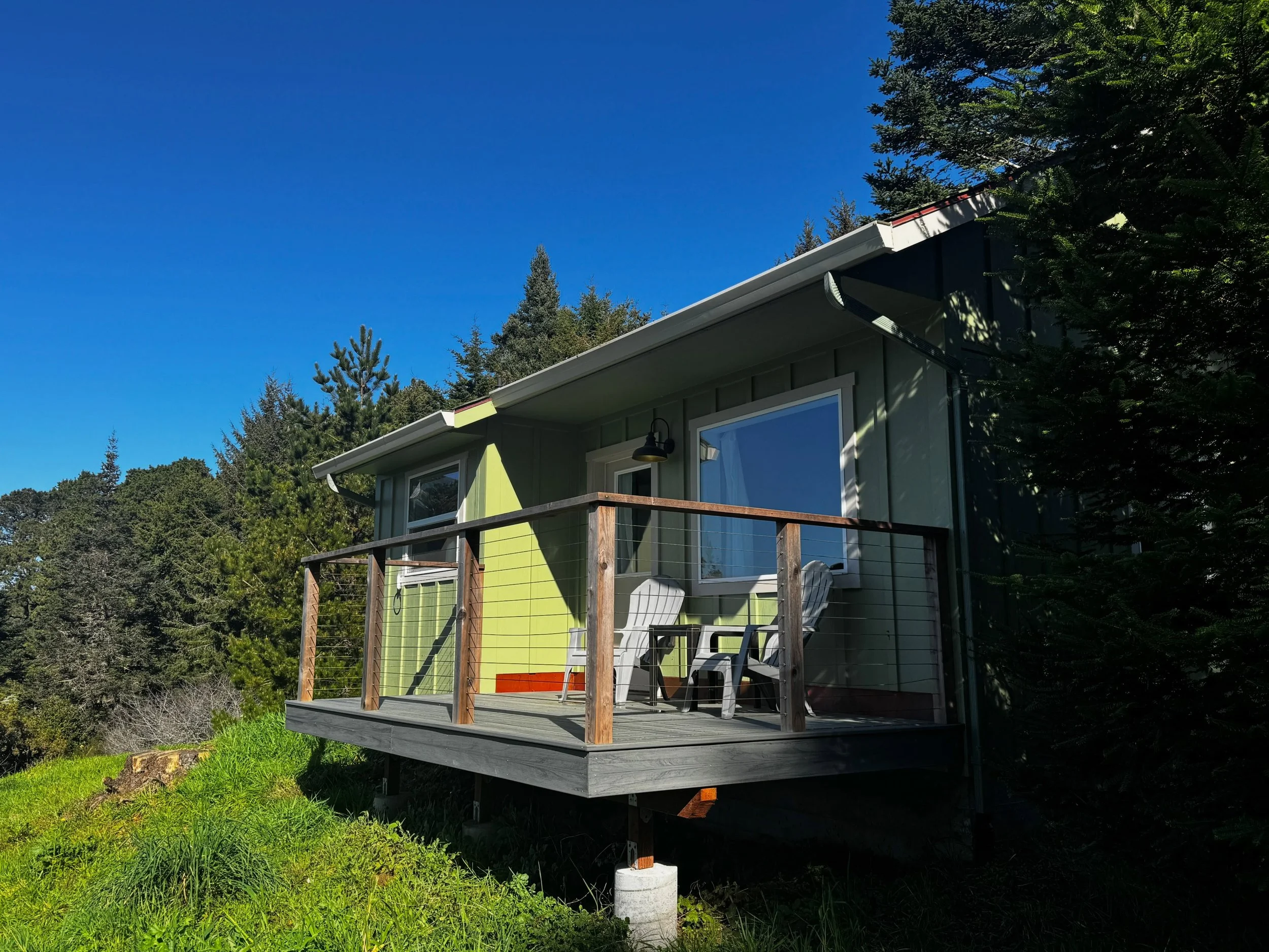 It&rsquo;s a beautiful weekend out here on the Coast and there&rsquo;s tons going on in both Fort Bragg and Mendocino. 🎃 We just had a last-minute opening in our Osprey Cottage and we&rsquo;d love to see someone enjoying this peaceful and relaxing s