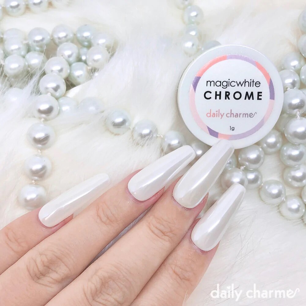 Daily Charme - ✨Perfection✨ White chrome powder over a blush nude base. 😍  ⁣ ⁣ Look created by @1145.nails 💅 ⁣ ⁣ Shop for our best selling Magic White  Chrome Powder at