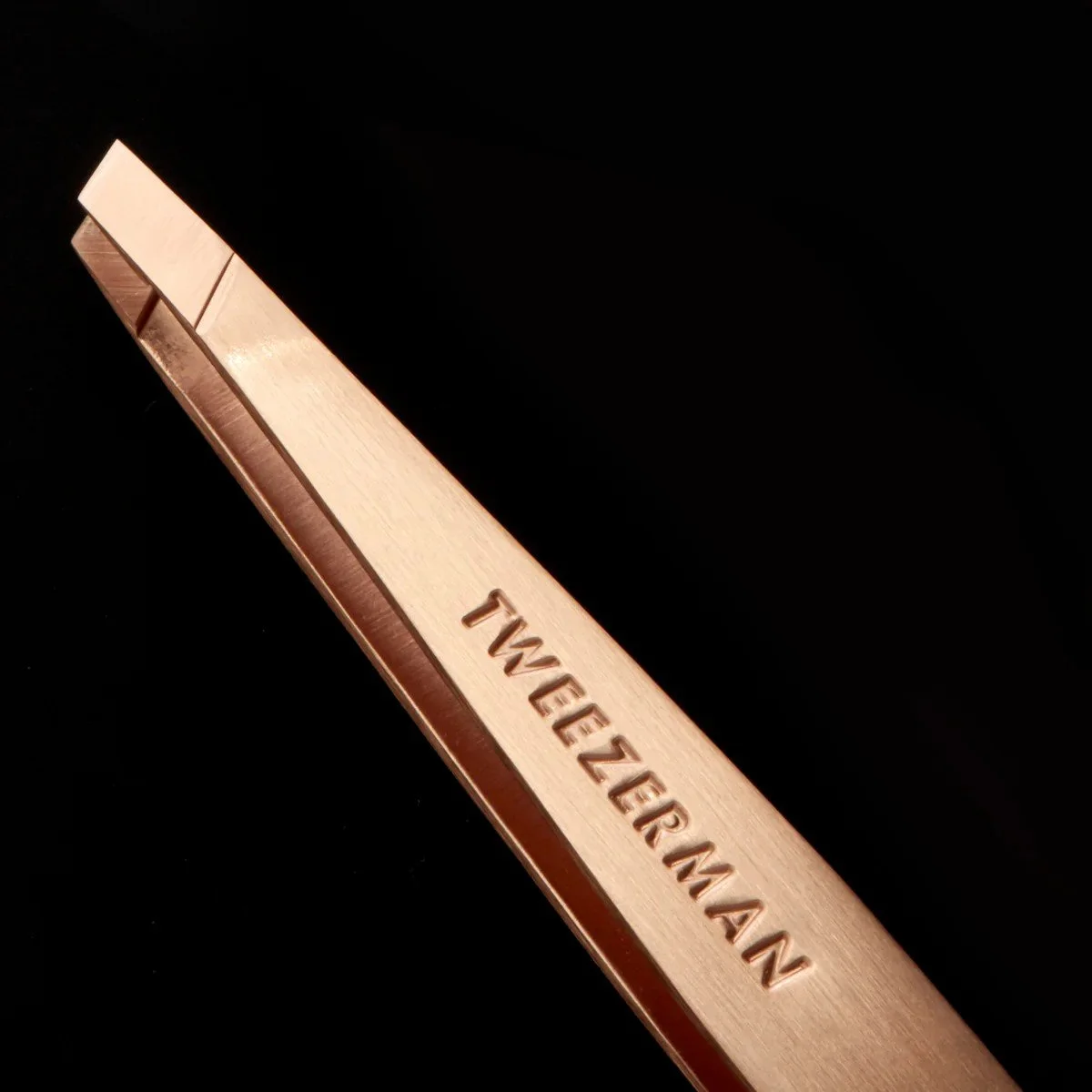 TWEEZERMAN Rose Gold Slant Tweezer