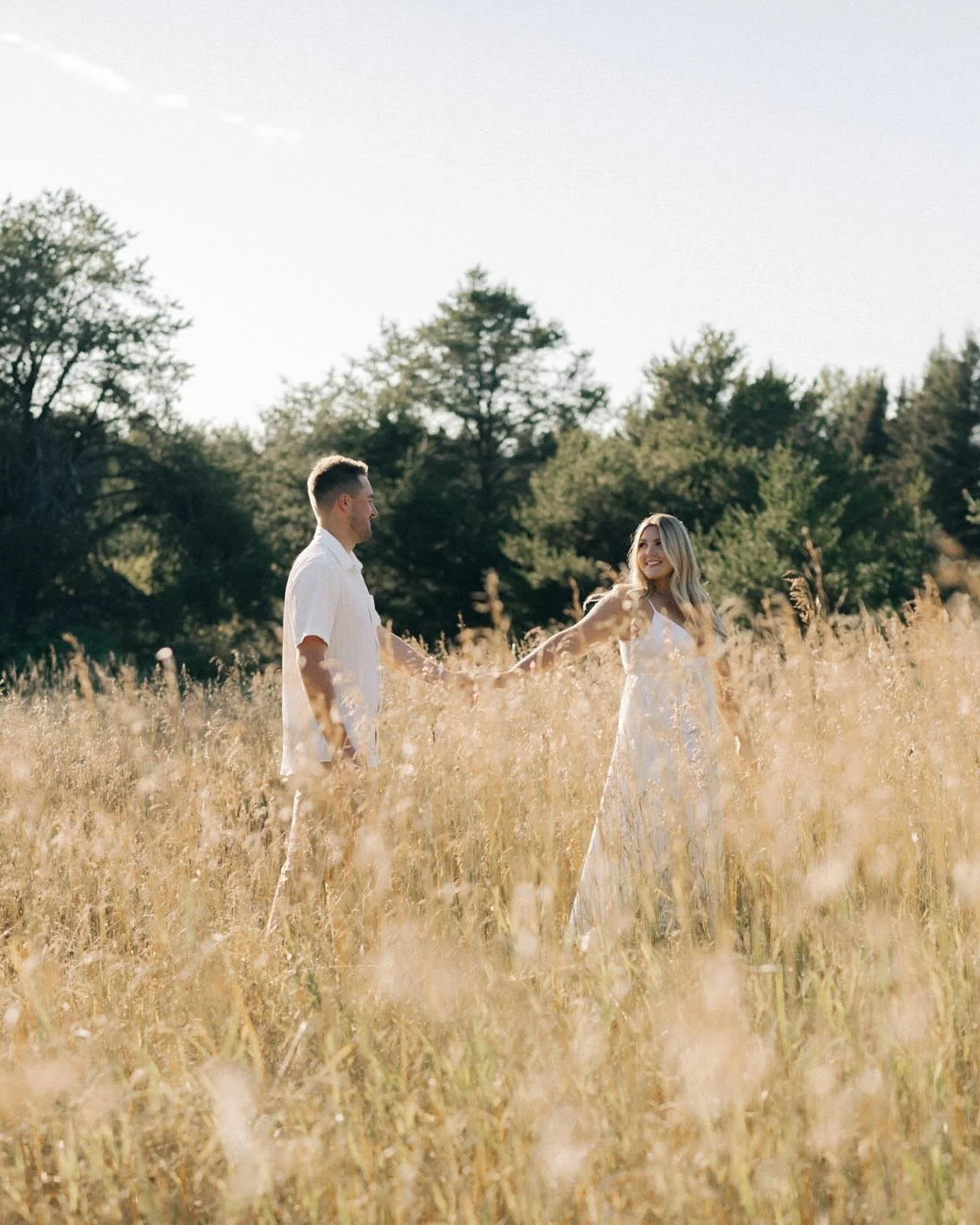 Mackenzie and Jordan are getting married today!🤍✨🌞🎞️ 

Can you tell which ones are film photos?

#thunderbayphotographer #thunderbayweddingphotographer #ontarioweddingphotographer #ontariowedding #engagmentphotography