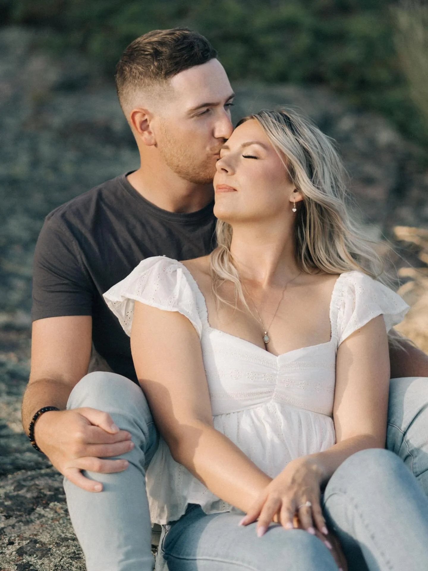 Celebrating Morghan + Bryce today! 🌊🤍✨ 

film + digital

#filmphotography  #thunderbayweddingphotographer #thunderbaywedding #ontariowedding #ontarioweddingphotographer #engagementsession