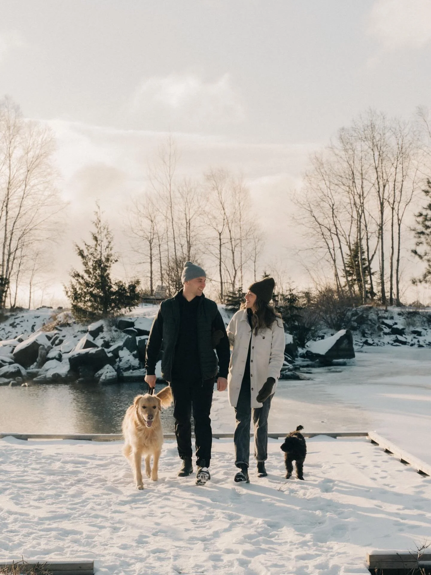 We had a brisk &amp; beautiful morning for our Christmas mini sessions this year. So many lovely couples + families to share. This was our first session of the day! 🌲❄️ 

#christmasminisessions #christmasphotos #thunderbay #thunderbayphotographer #o