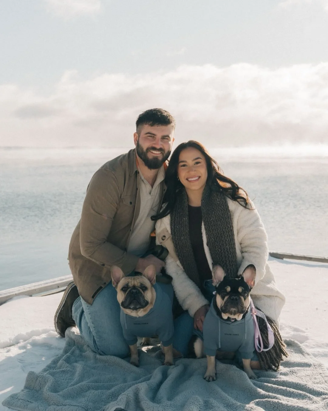 Cute family of 4 🐾 

#dreamheartcreative #couplessession #thunderbayphotographer #ontariofamilyphotographer #thunderbayfamilyphotographer