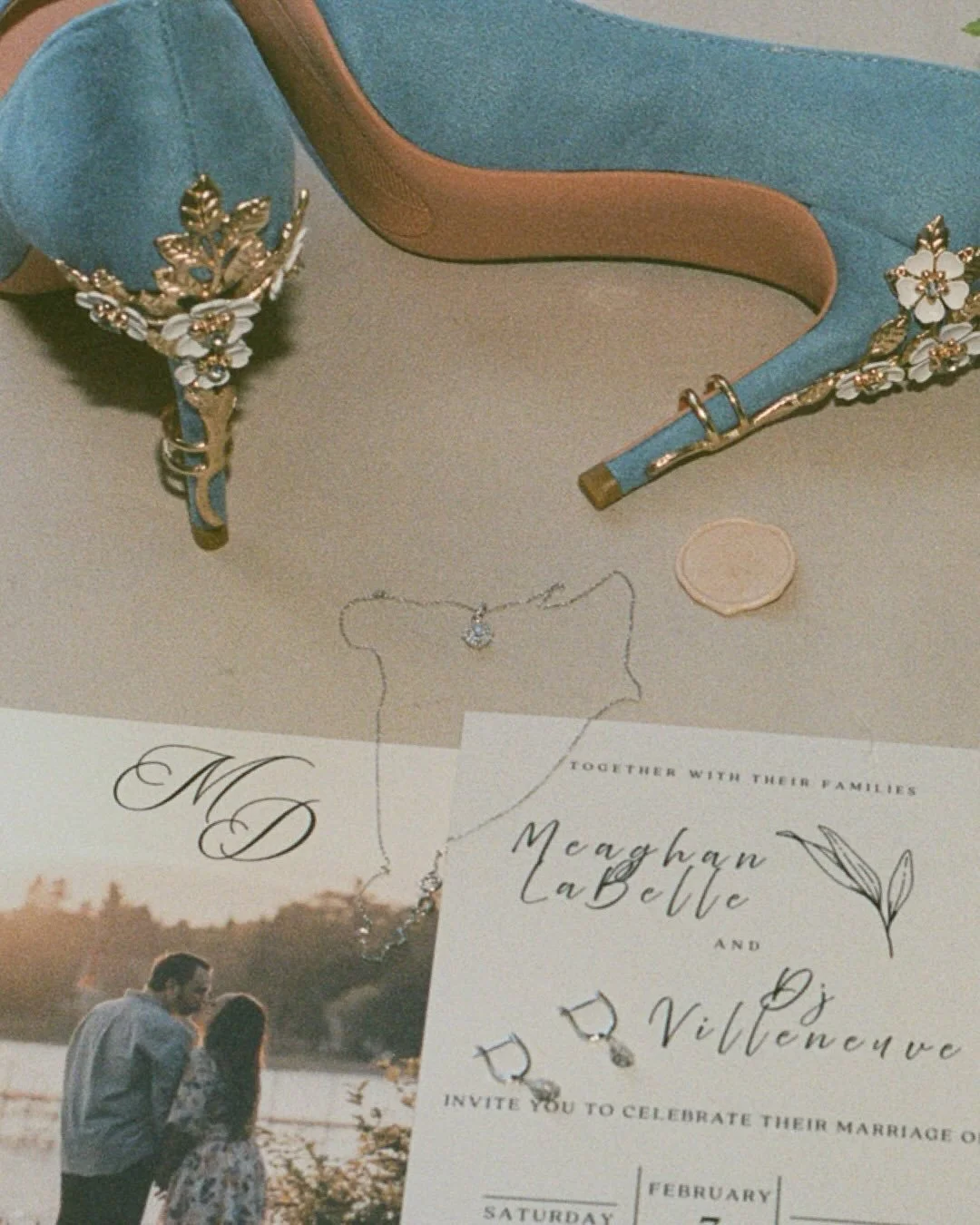 Meaghan + DJ&rsquo;s wedding on film 🎞️🤍✨

Team:
Venue @thechanterelle
Photo @dreamheartcreative
Decor @velvetropeeventstbay
Video @torin_gunnell_digital
Hair/Makeup @courtneymarrmakeup
Photo Booth @halophotobooth.tbay
DJ @djwurlwind
Officiant: Tri