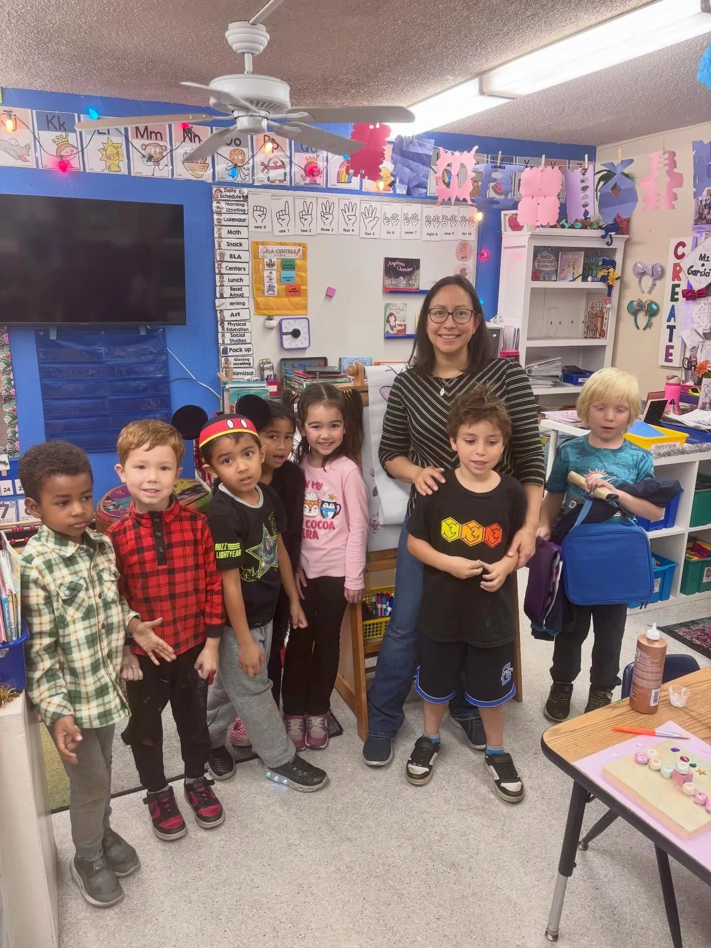 We loved welcoming another parent volunteer into our Kindergarten classroom to share the meaning and traditions of Hanukkah ✨ Students learned about the menorah, its symbols, and celebrated by crafting their own menorah&mdash;hands-on learning that b