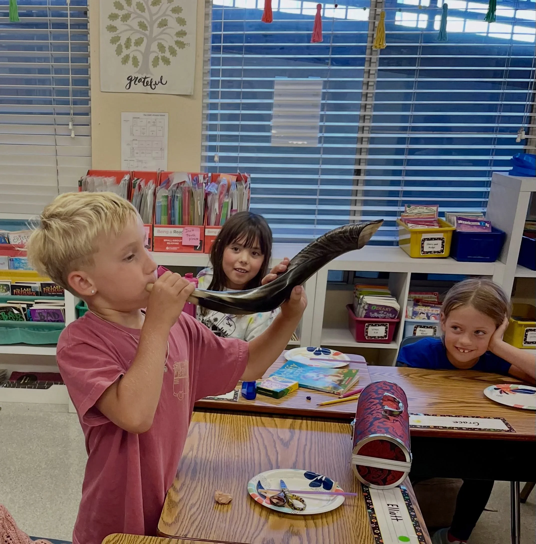 🍎🍯 Shana Tova! 🍯🍎

Our Kindergarten and 2nd grade classes had a special visit from one of our wonderful TCPS parents to learn about Rosh Hashanah, the Jewish New Year! Students learned about traditions, heard the shofar, and enjoyed the sweet tra