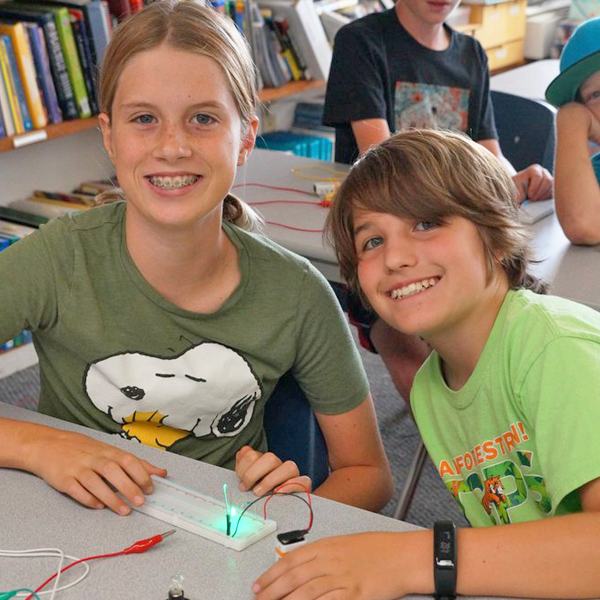 students-smiling-in-class-at-��������-private-middle-school-in-san-diego.png
