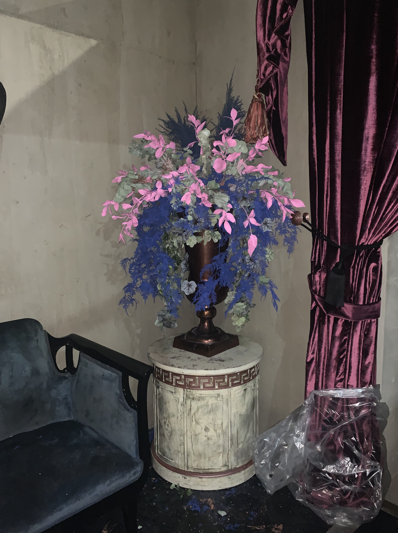 BONDING-tricia-peck-set-decorator-11.png