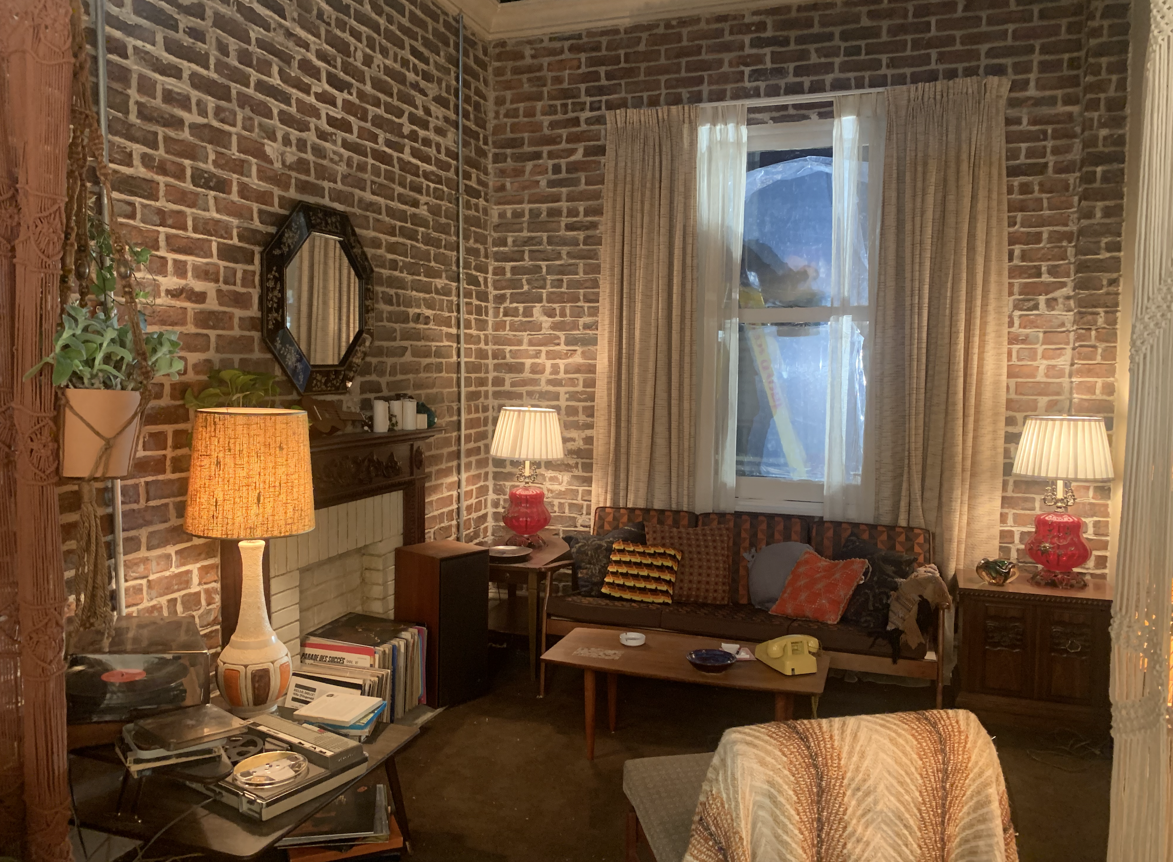 SPINNING-GOLD-tricia-peck-set-decorator-18.png