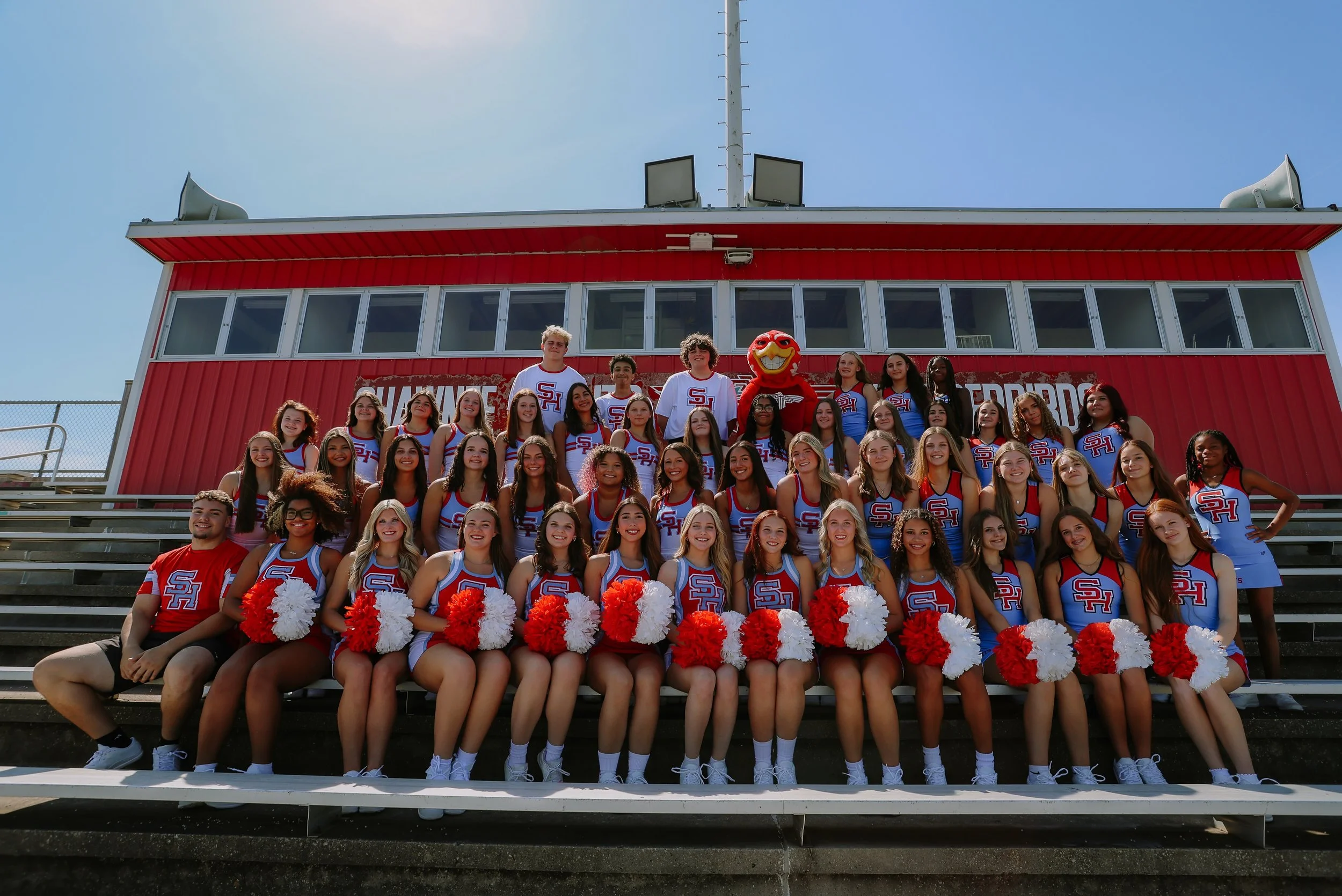 The best cheer team📣

I might be slightly biased🤩