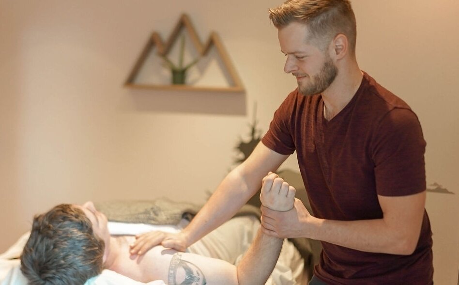 Don't have an unlucky Friday 13th... schedule your massage today! You know it's the right thing to do 😉⁠
⁠
Peter is one of our awesome RMT's and his schedule looks a little something like this during the week:⁠
⁠
Tuesday 2pm - 8pm⁠
Wednesday 8am - 2