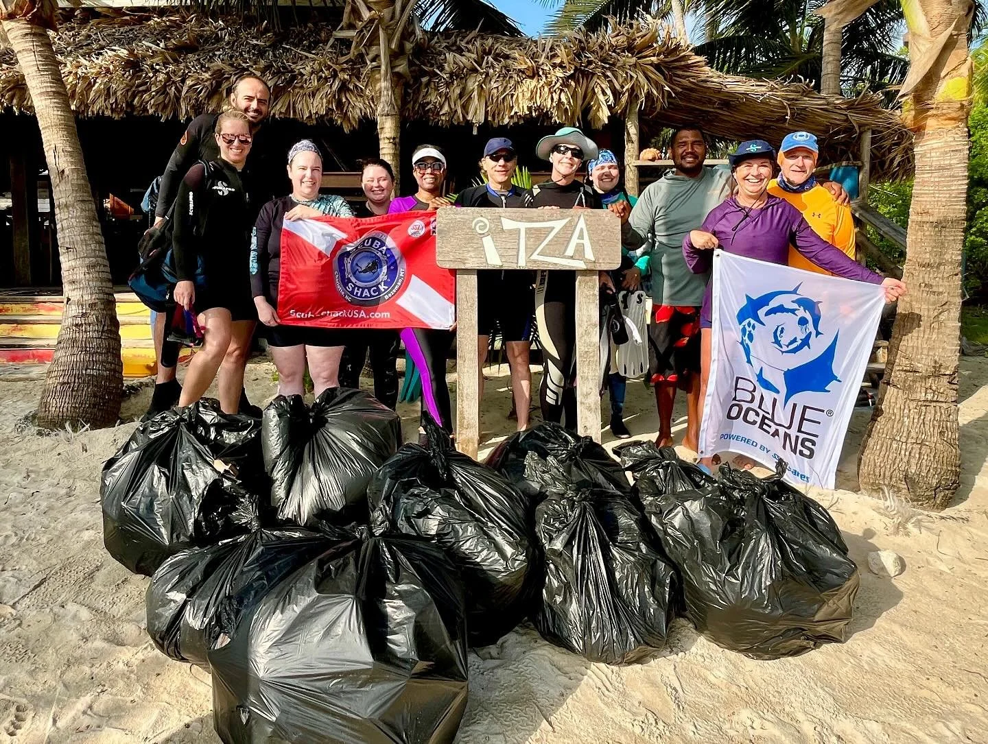 Beach cleanup at Itza Resort, Belize ☀️ 

#ssi #blueoceans #itzaresort #scubadiving #snorkeling #scubashacknashville #scubaclt #scubashackusa
