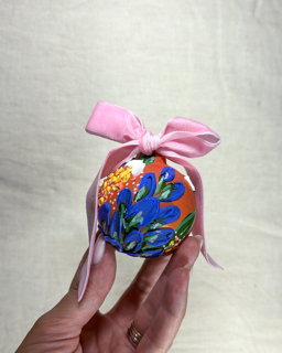 Handpainted christmas bauble by Australian artist Pippy Sheehan6 Small.png