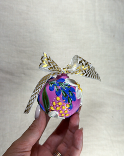 Handpainted christmas bauble by Australian artist Pippy Sheehan1 Small.png