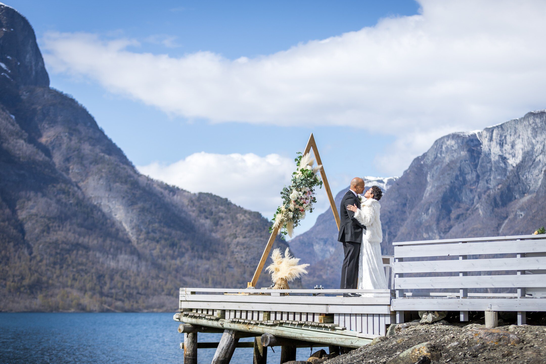 This lovely couple came from the US to get married in the fjords in May 2023. We shared a lot of cool stories driving around the mountains together during their SUV photoshoot adventure. Happy memories...

@get_married_in_norway 

#fjordwedding #fjor