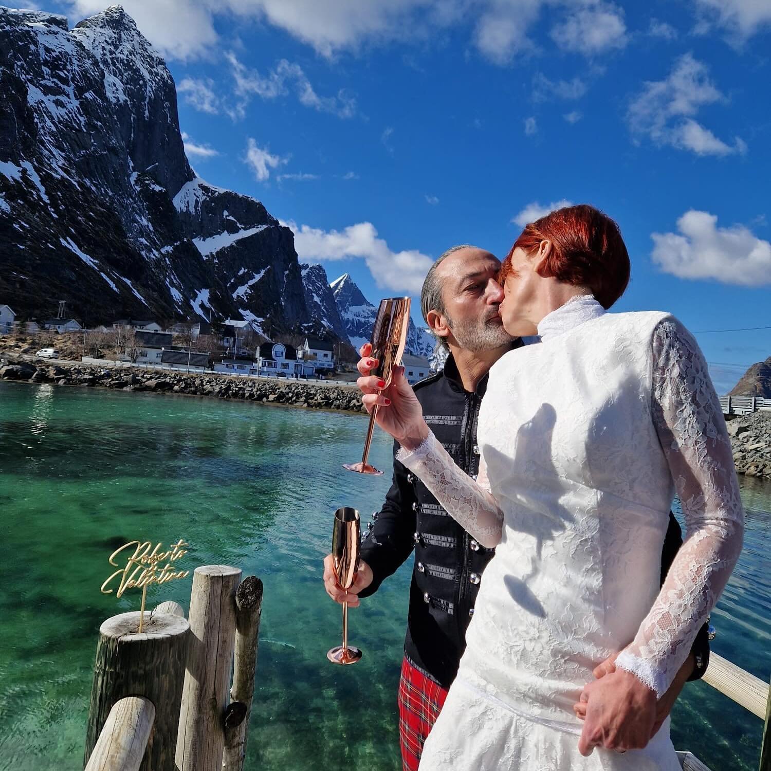 Thanks to the amazing @holistiskforbund we were able to help this lovely couple have their dream Lofoten elopement today. And what beautiful weather they got too. Lofoten is the paradise of the north. #fjirdwedding #fjordelopement #norwaywedding #wed