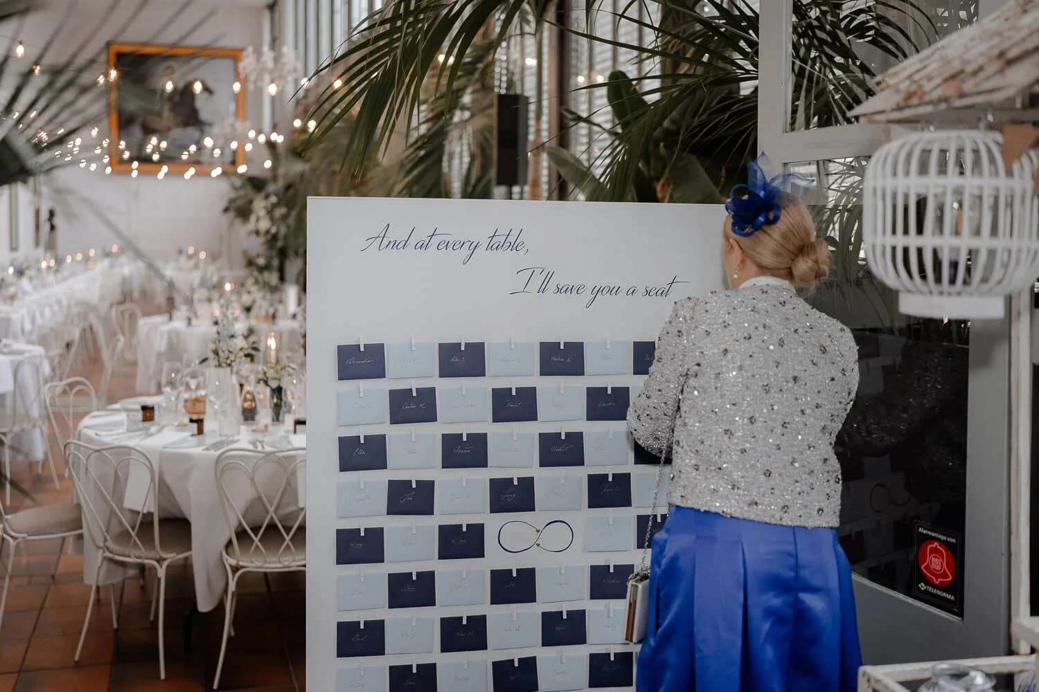 Tischplan mit Namenskarten für Hochzeit