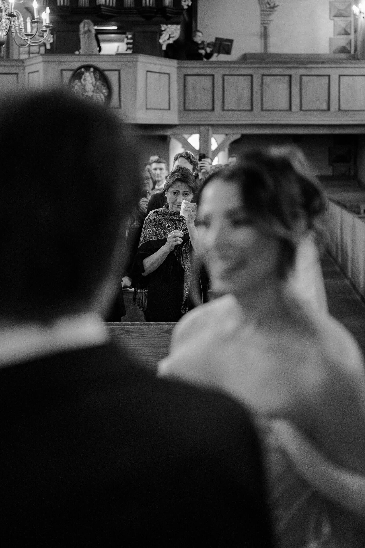 Tränen der Rührung in der Kirche