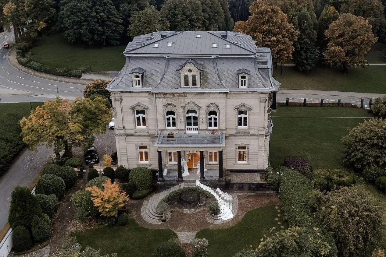 Hochzeitslocation Villa Michels am Rhein von der Luft aus