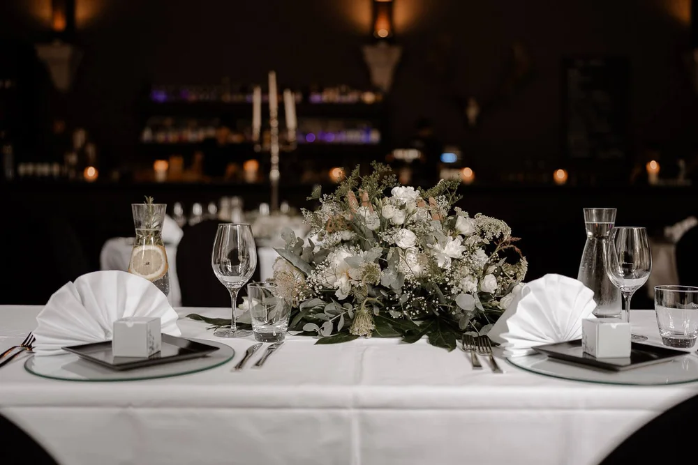 Table-Setting-Mannschaftscasino-Straubing-Brauttisch.jpg