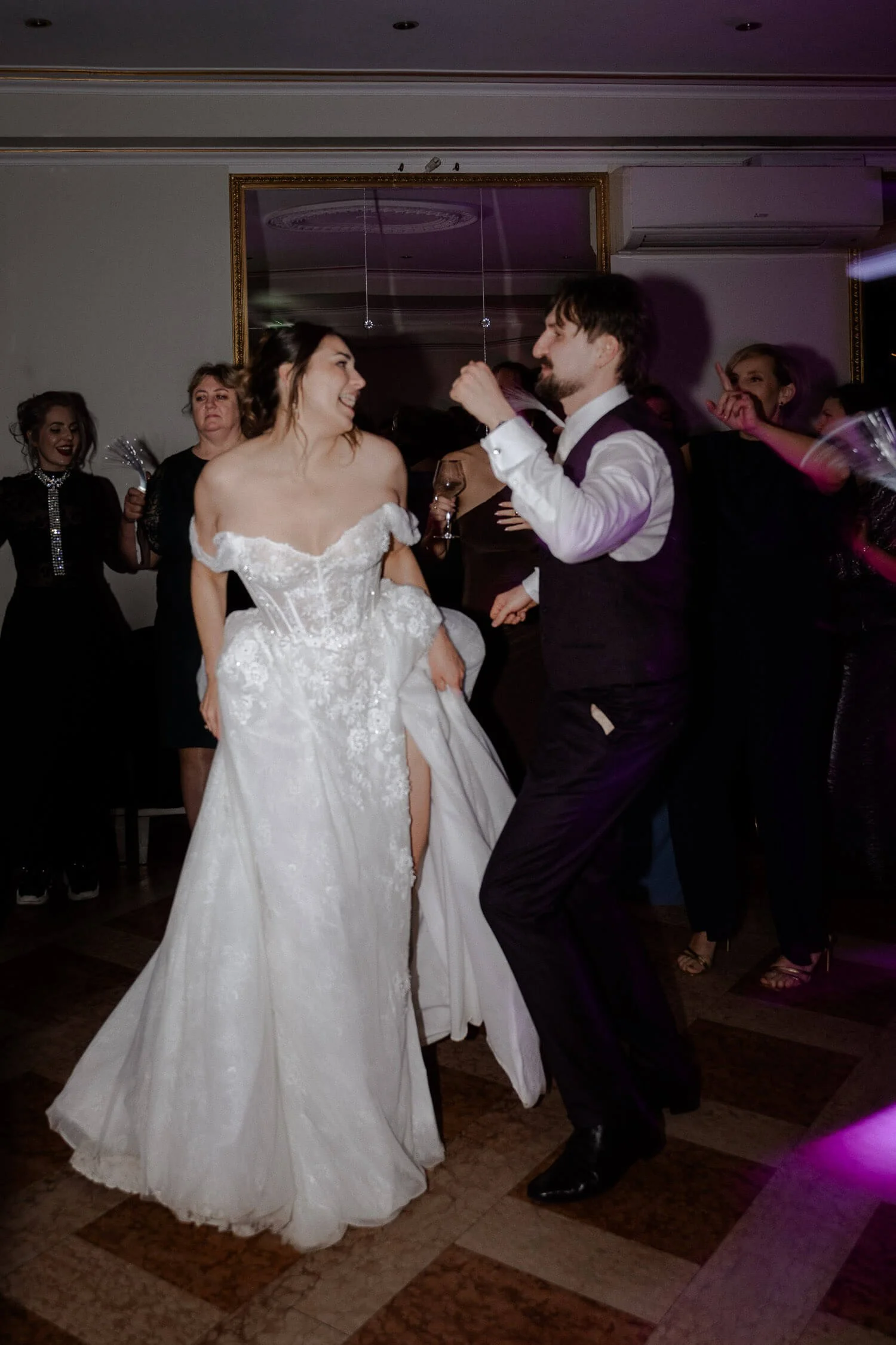 Bridal-Coule-Dancing-Wedding-Morrhof.jpg