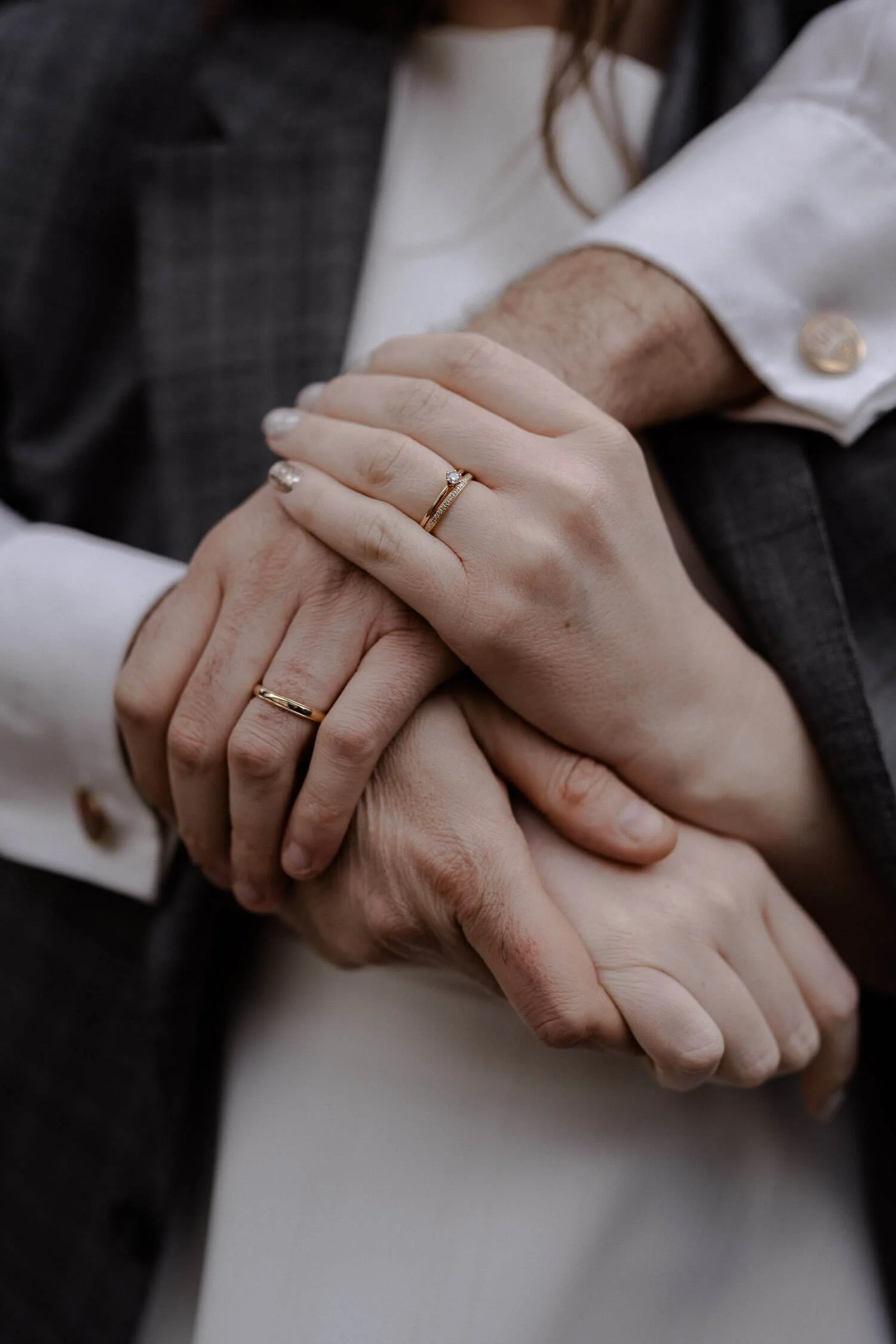 Haende-Eheringe-Brautpaar.jpg