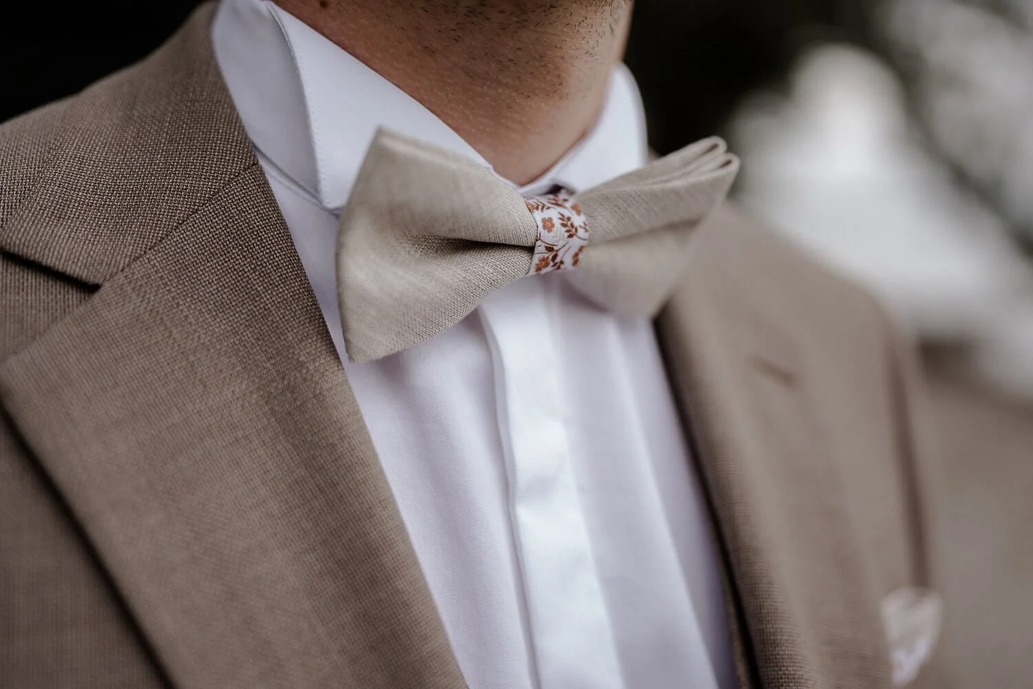 Bräutigam-Detail mit Fliege – Hochzeit Roseninsel Starnberger See