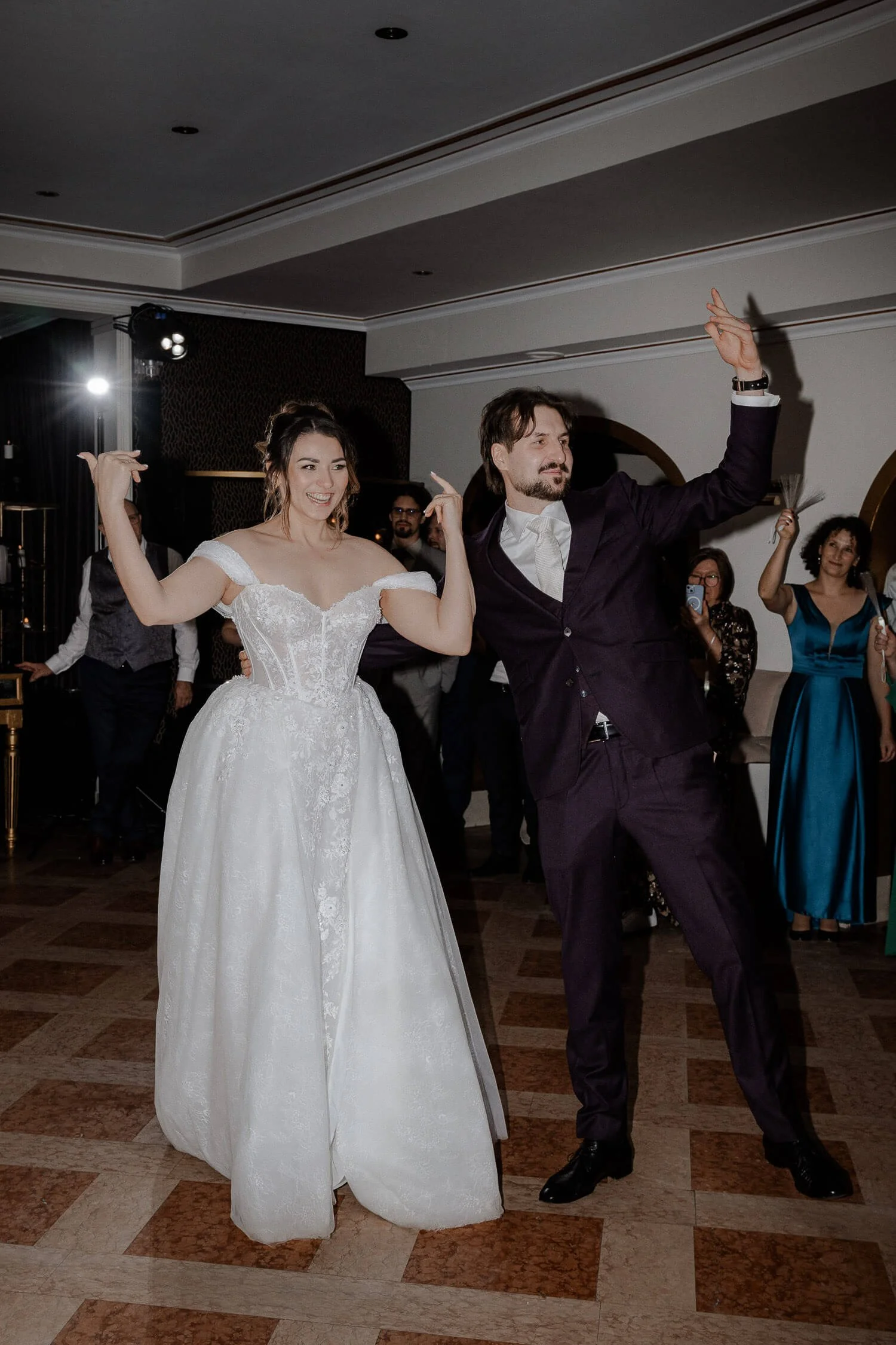 Brautpaar-First-Dance-Morrhof.jpg