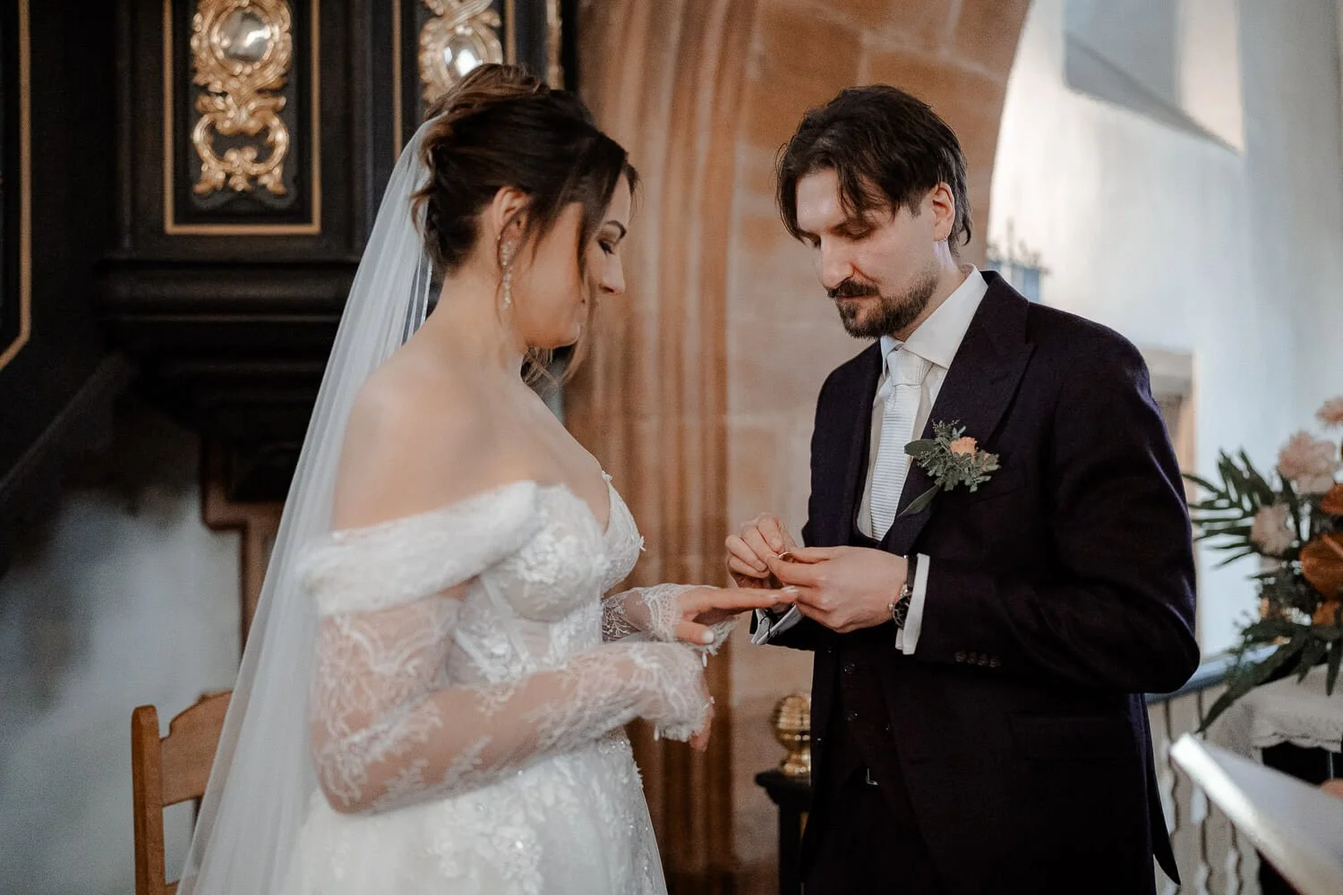 Ringtausch-Kirche-Hochzeit.jpg