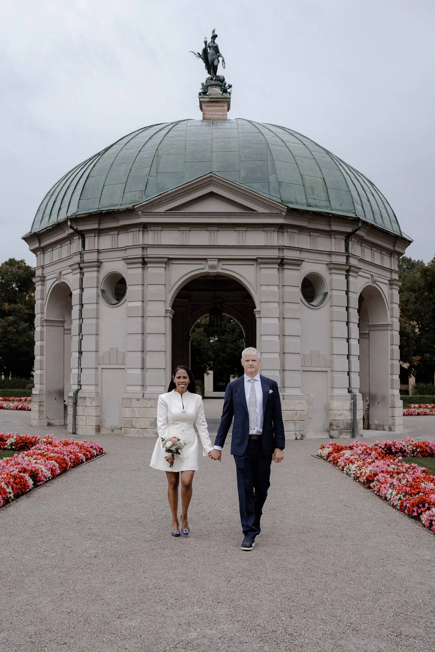 Brautpaar in München nach der Trauung