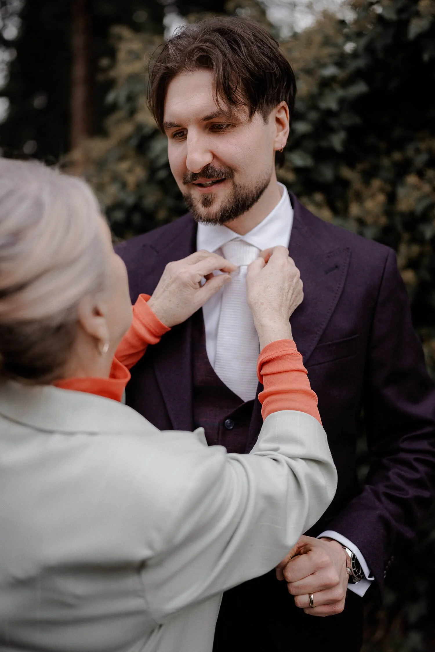 Braeutigam-mit-Oma.jpg