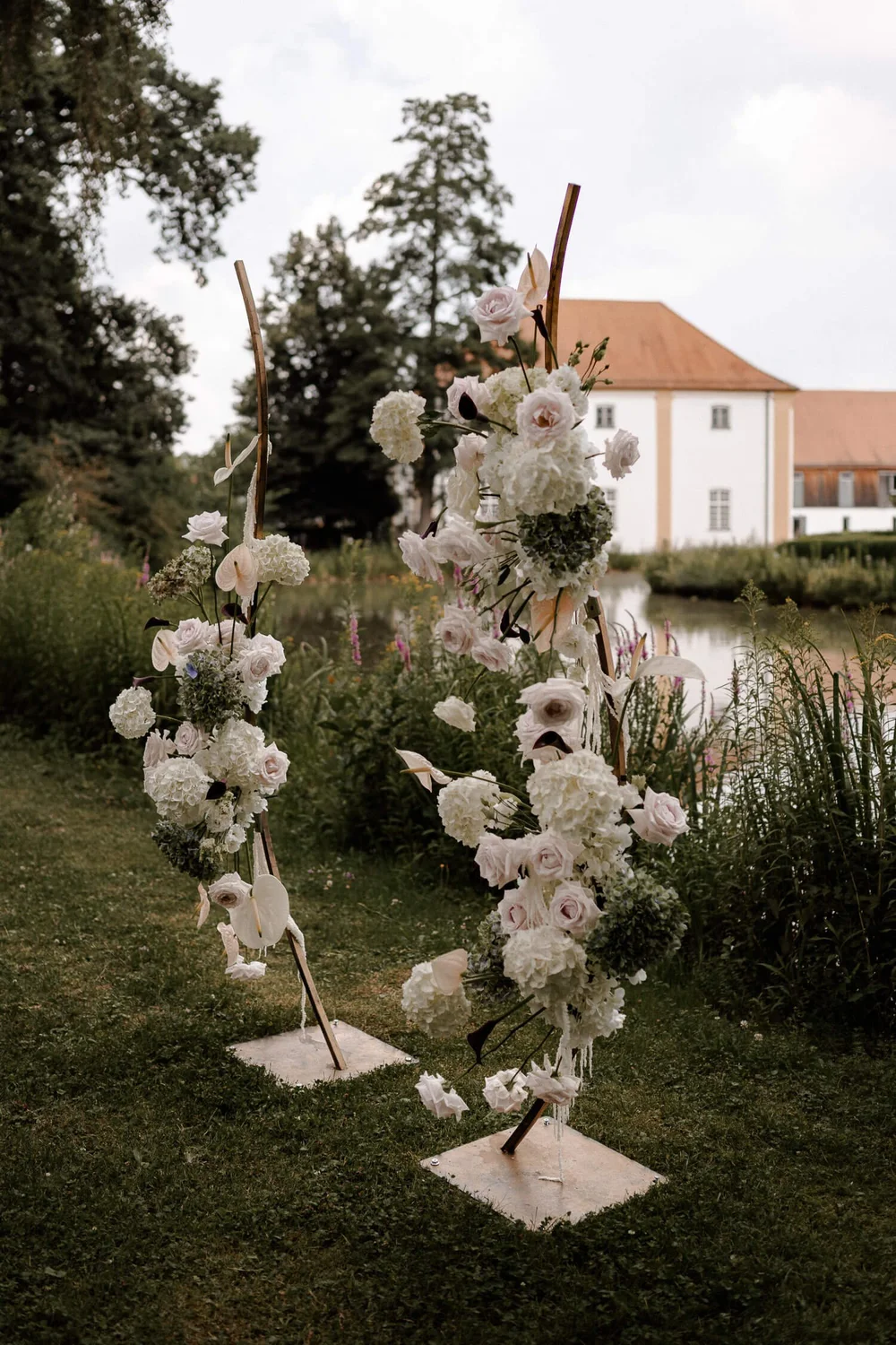 Zeremonie-Deko im Garten