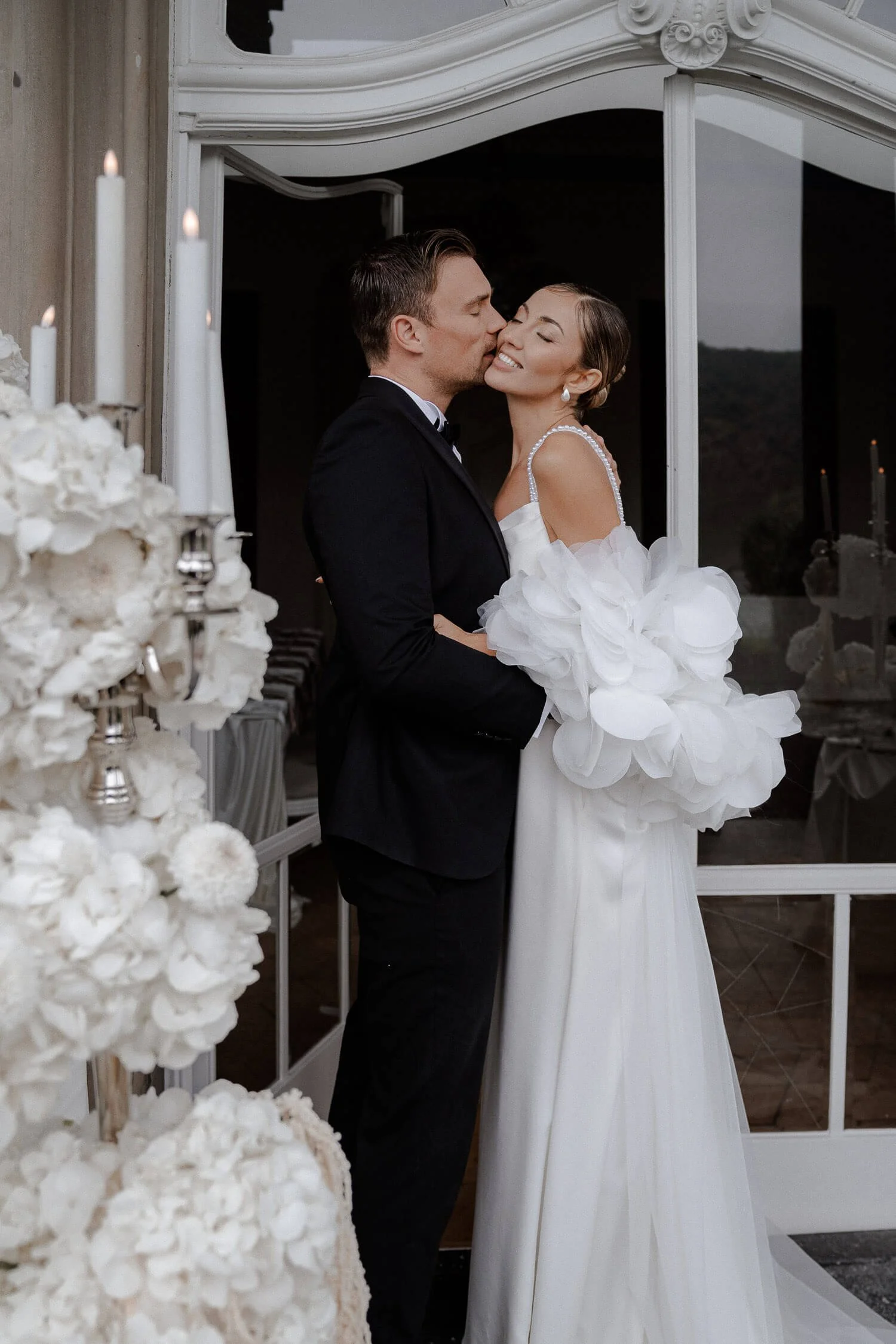 Intimer Moment des Brautpaars