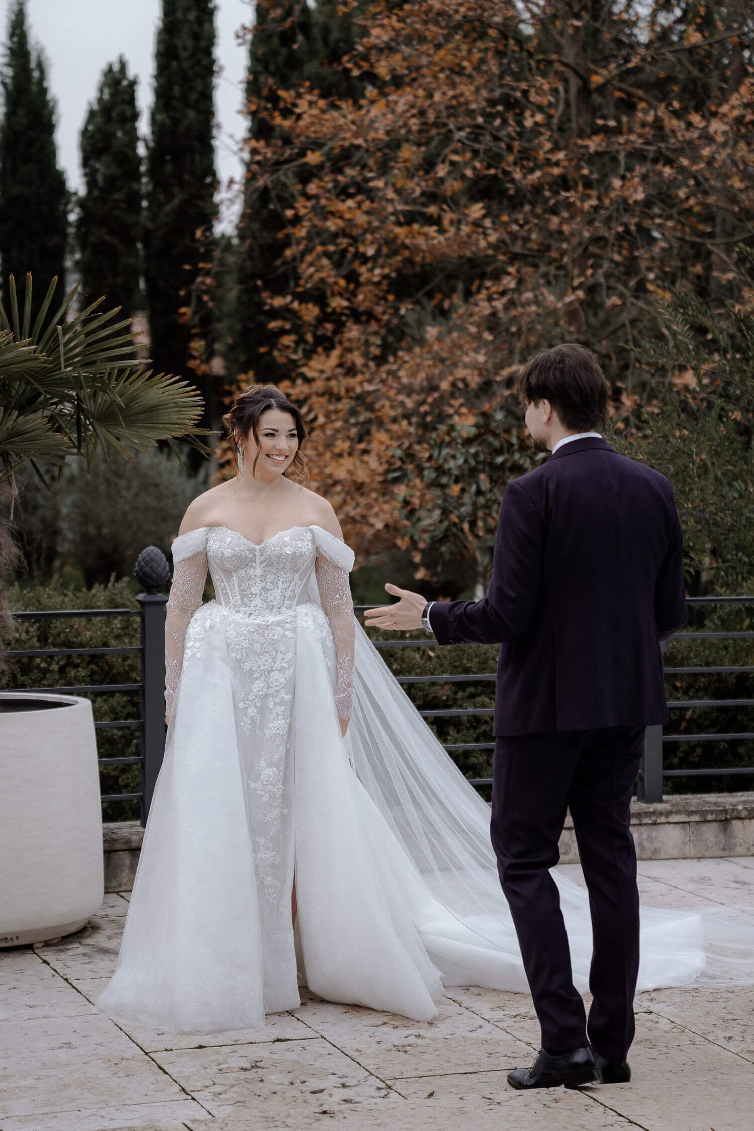 First-Look-Wedding-Couple-Morrhof.jpg